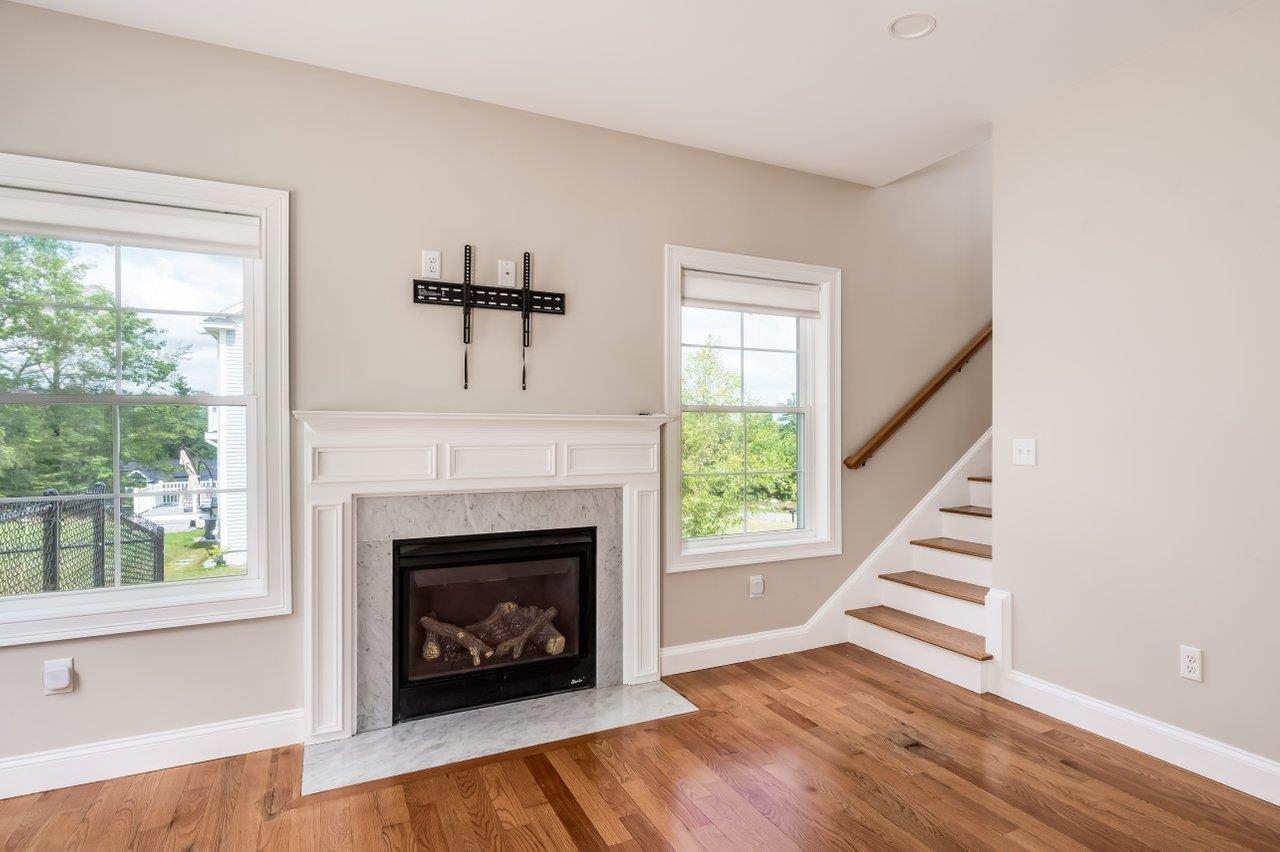 Weare, New Hampshire, 03281, United States, 4 Bedrooms Bedrooms, ,4 BathroomsBathrooms,Residential,For Sale,1908360