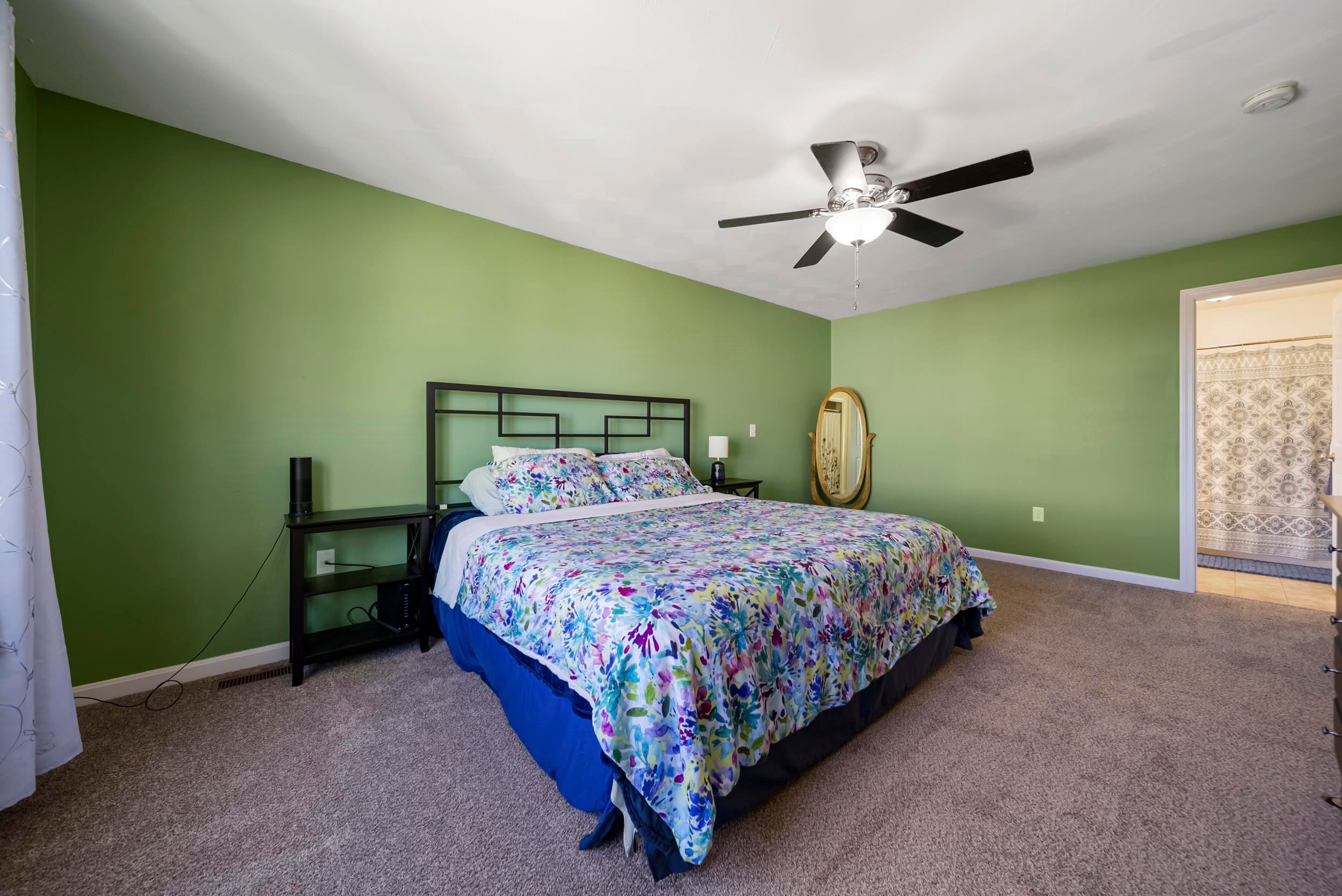 Hooksett, New Hampshire, 03106, United States, 3 Bedrooms Bedrooms, ,2 BathroomsBathrooms,Residential,For Sale,1942312