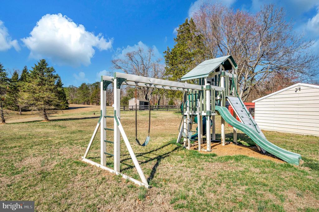 Sumerduck, Virginia, 22742, United States, 4 Bedrooms Bedrooms, ,5 BathroomsBathrooms,Residential,For Sale,2048793