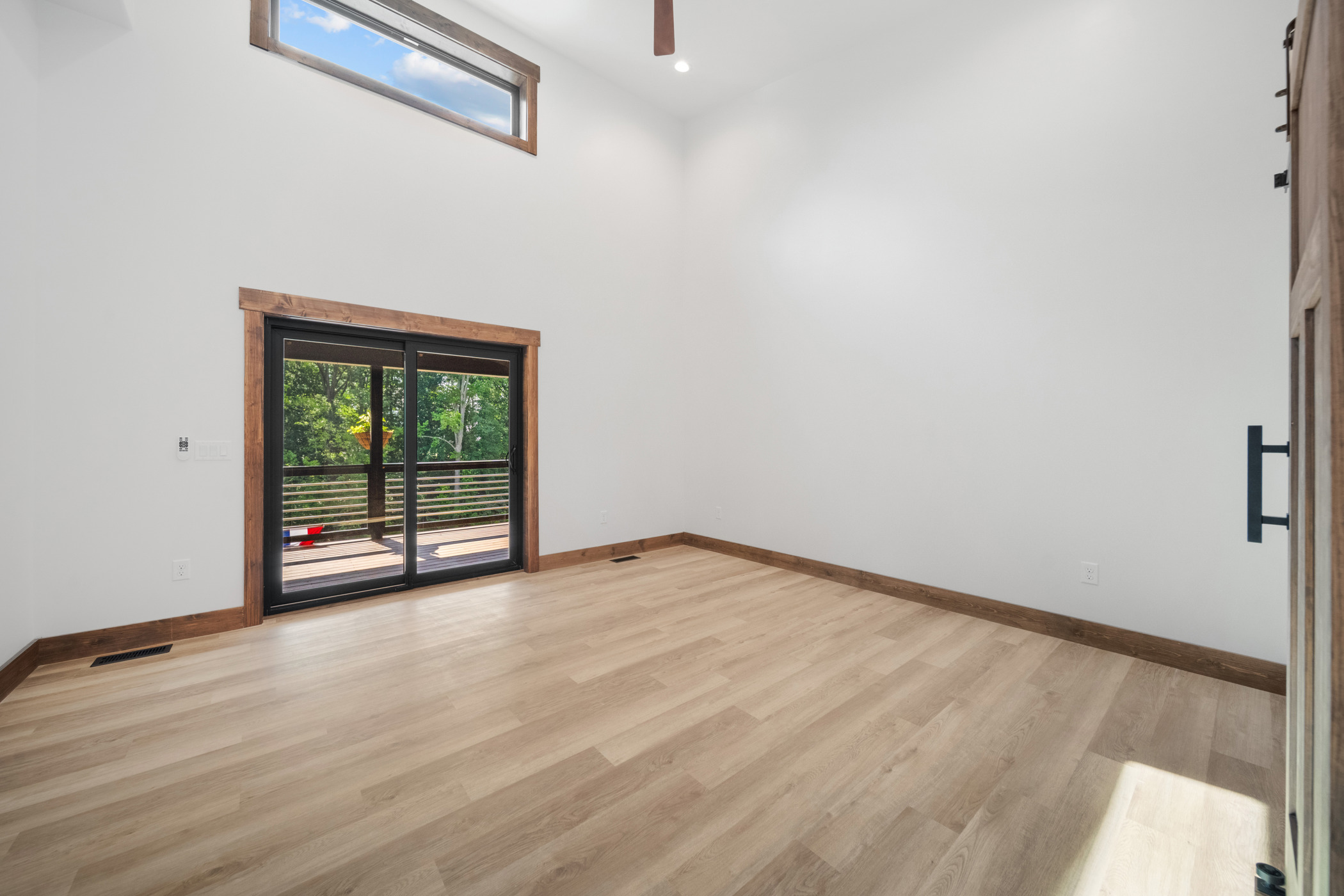 Sevierville, Tennessee, 37876, United States, 2 Bedrooms Bedrooms, ,3 BathroomsBathrooms,Residential,For Sale,1922074