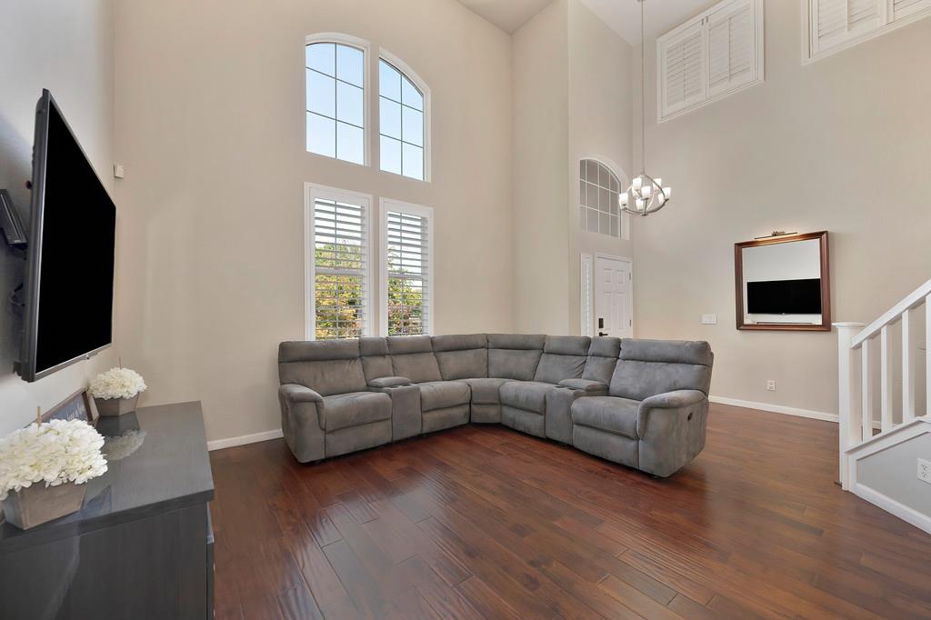 Roseville, California, 95747, United States, 6 Bedrooms Bedrooms, ,4 BathroomsBathrooms,Residential,For Sale,1940337