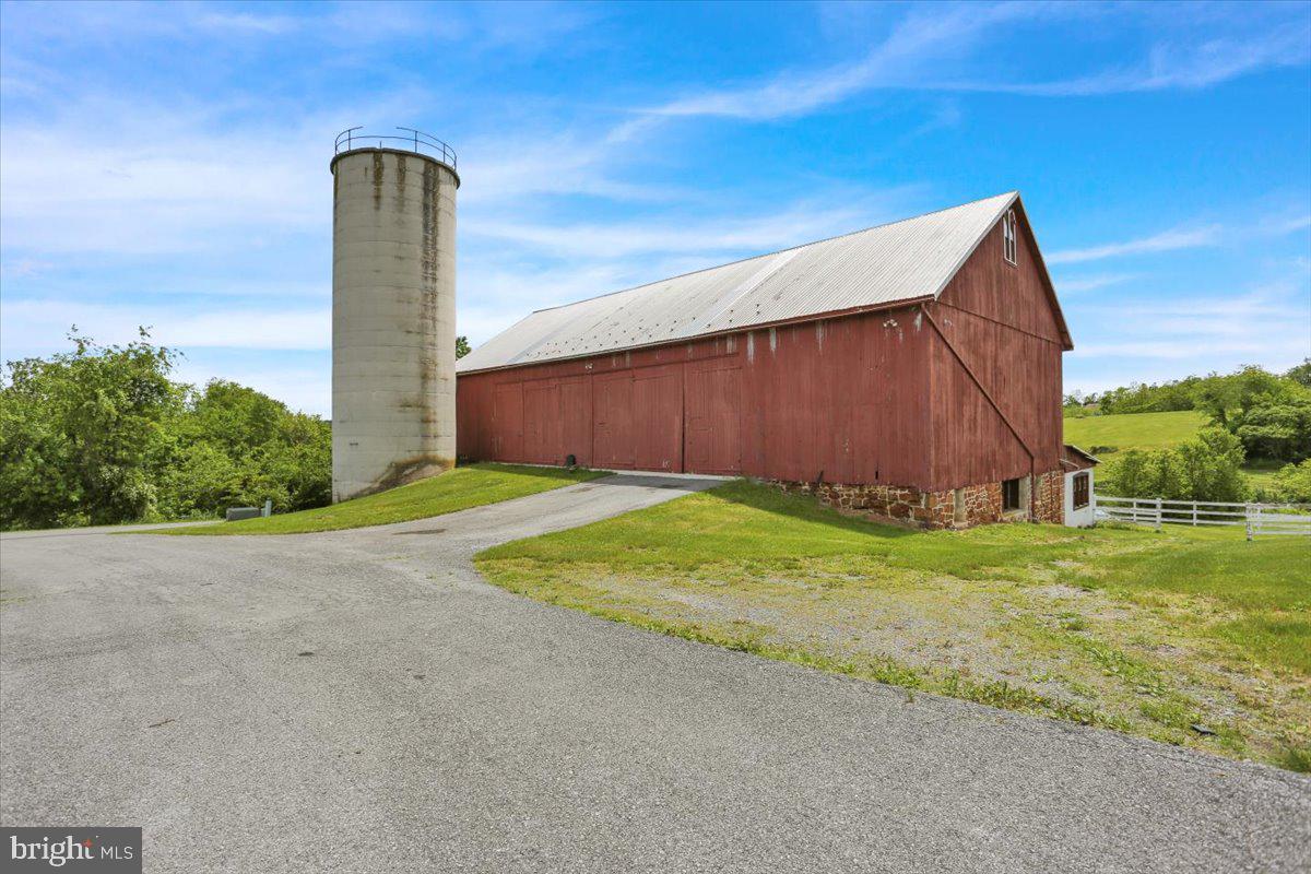 Mohrsville, Pennsylvania, 19541, United States, 4 Bedrooms Bedrooms, ,2 BathroomsBathrooms,Residential,For Sale,1827431