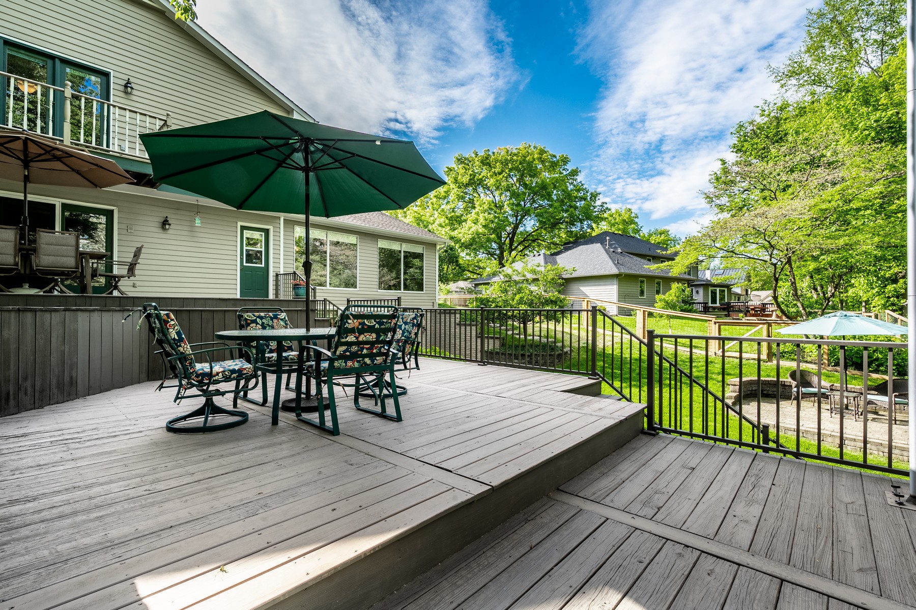  Exceptional Four Bedroom Home Set Along a Winding Creek - 物件實景