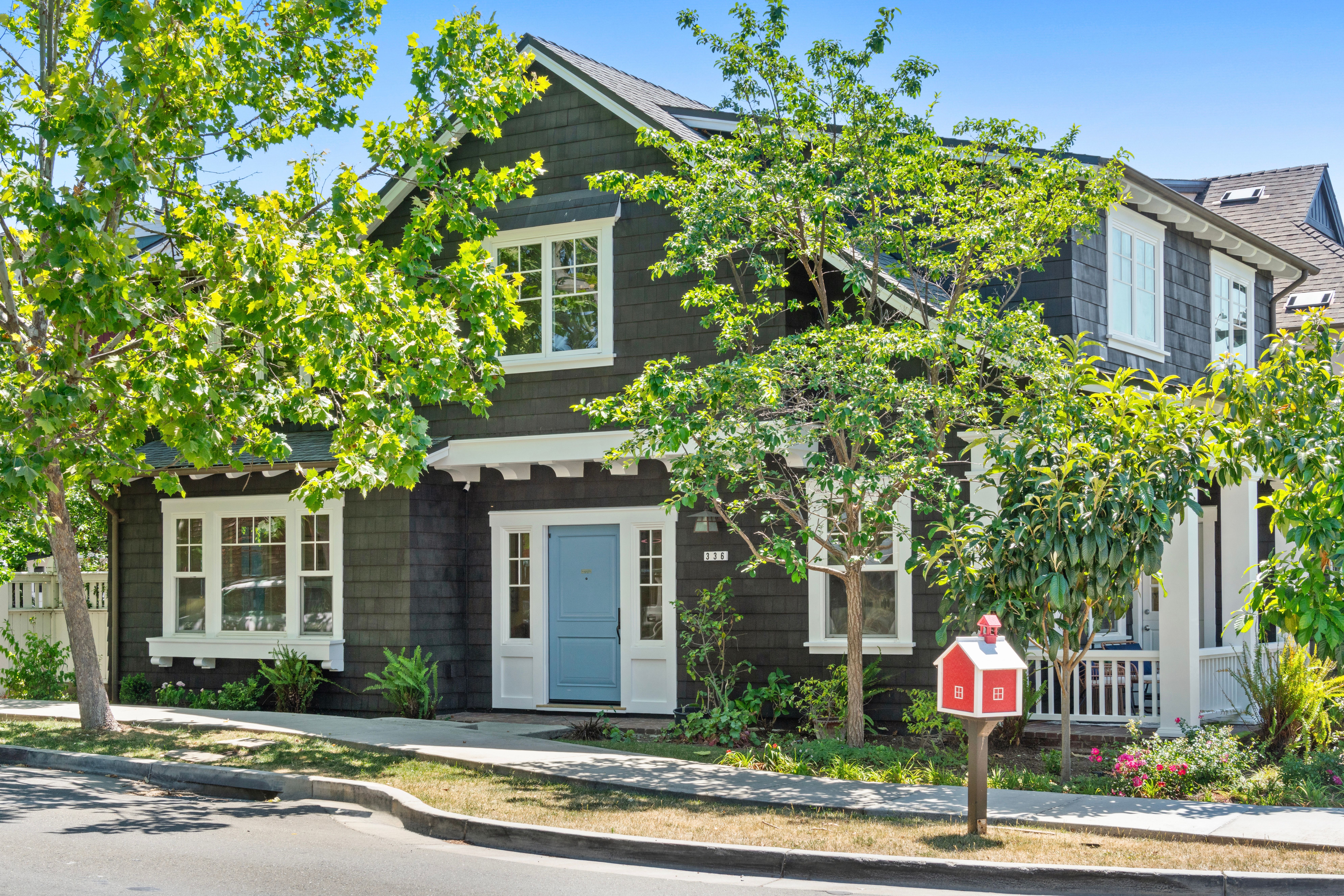  Stunningly Remodeled Craftsman with Top-Rated Warm Springs Schools - 物件實景
