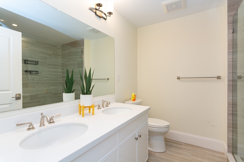 Winchester, Massachusetts, 01890, United States, 2 Bedrooms Bedrooms, ,2 BathroomsBathrooms,Residential,For Sale,1989425