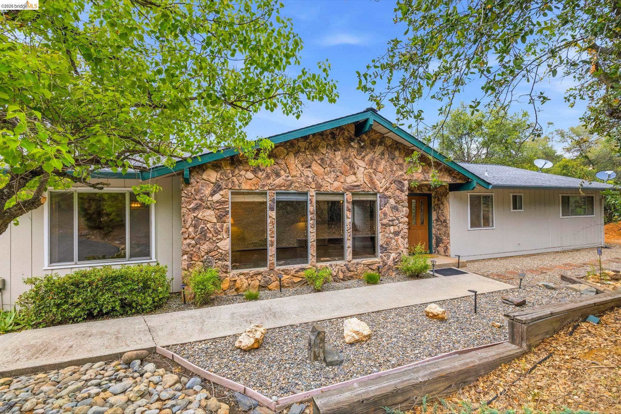 Sonora, California, 95370, United States, 4 Bedrooms Bedrooms, ,2 BathroomsBathrooms,Residential,For Sale,2049184