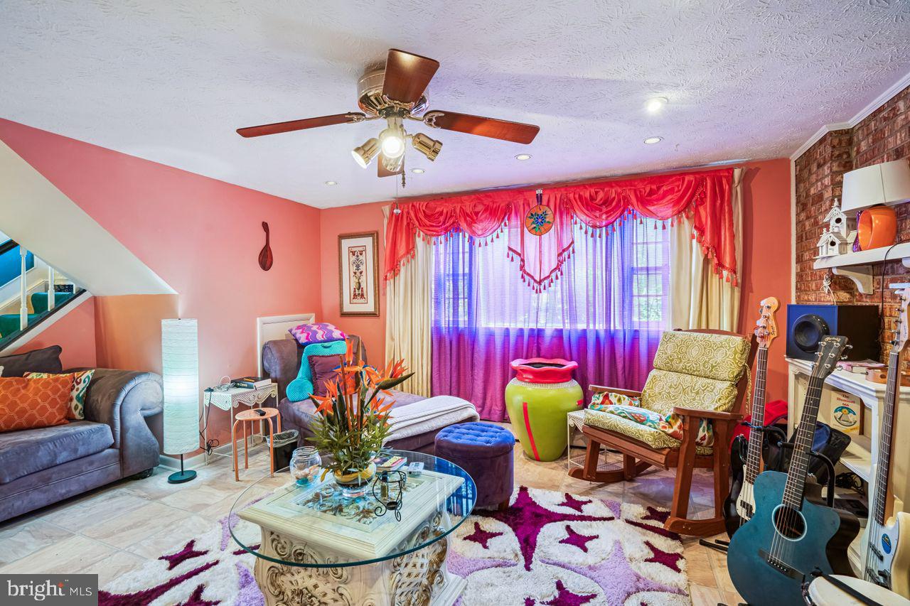 Glenn Dale, Maryland, 20769, United States, 6 Bedrooms Bedrooms, ,3 BathroomsBathrooms,Residential,For Sale,1932294