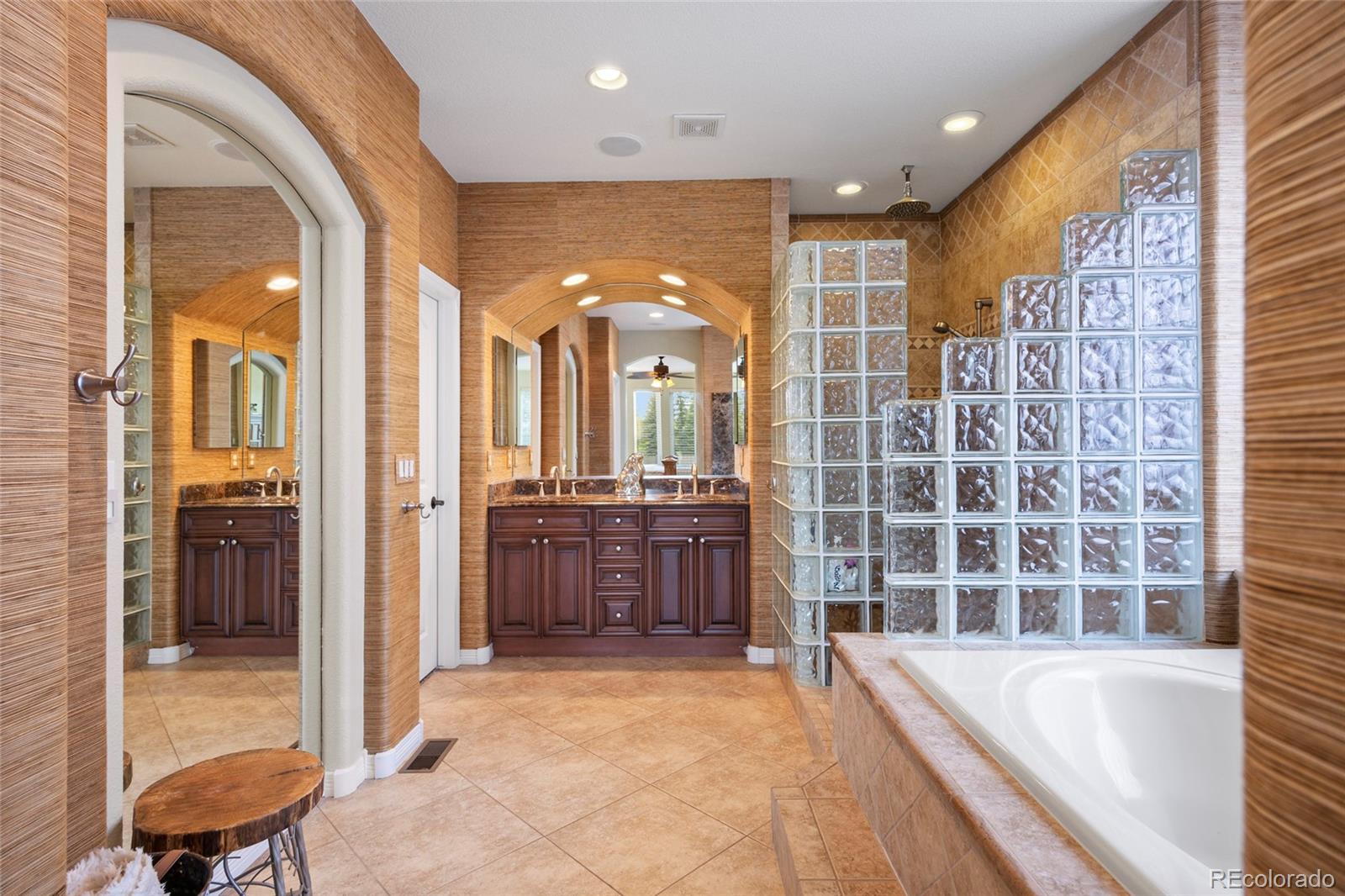 Castle Pines, Colorado, 80108, United States, 5 Bedrooms Bedrooms, ,4 BathroomsBathrooms,Residential,For Sale,1849841