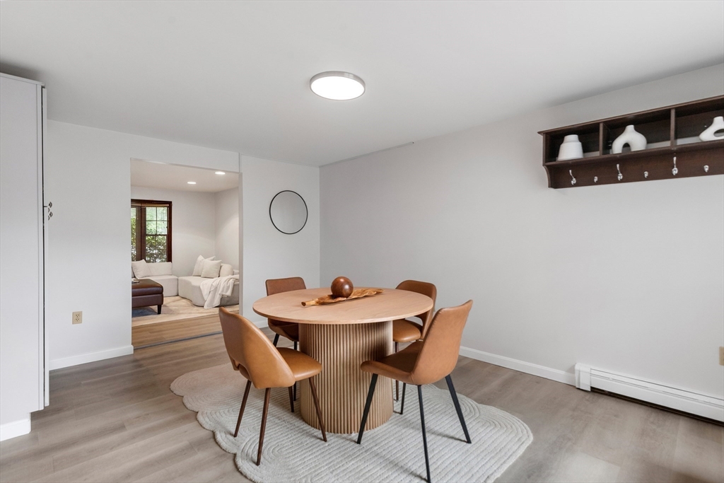 Malden, Massachusetts, 02148, United States, 2 Bedrooms Bedrooms, ,2 BathroomsBathrooms,Residential,For Sale,1974371