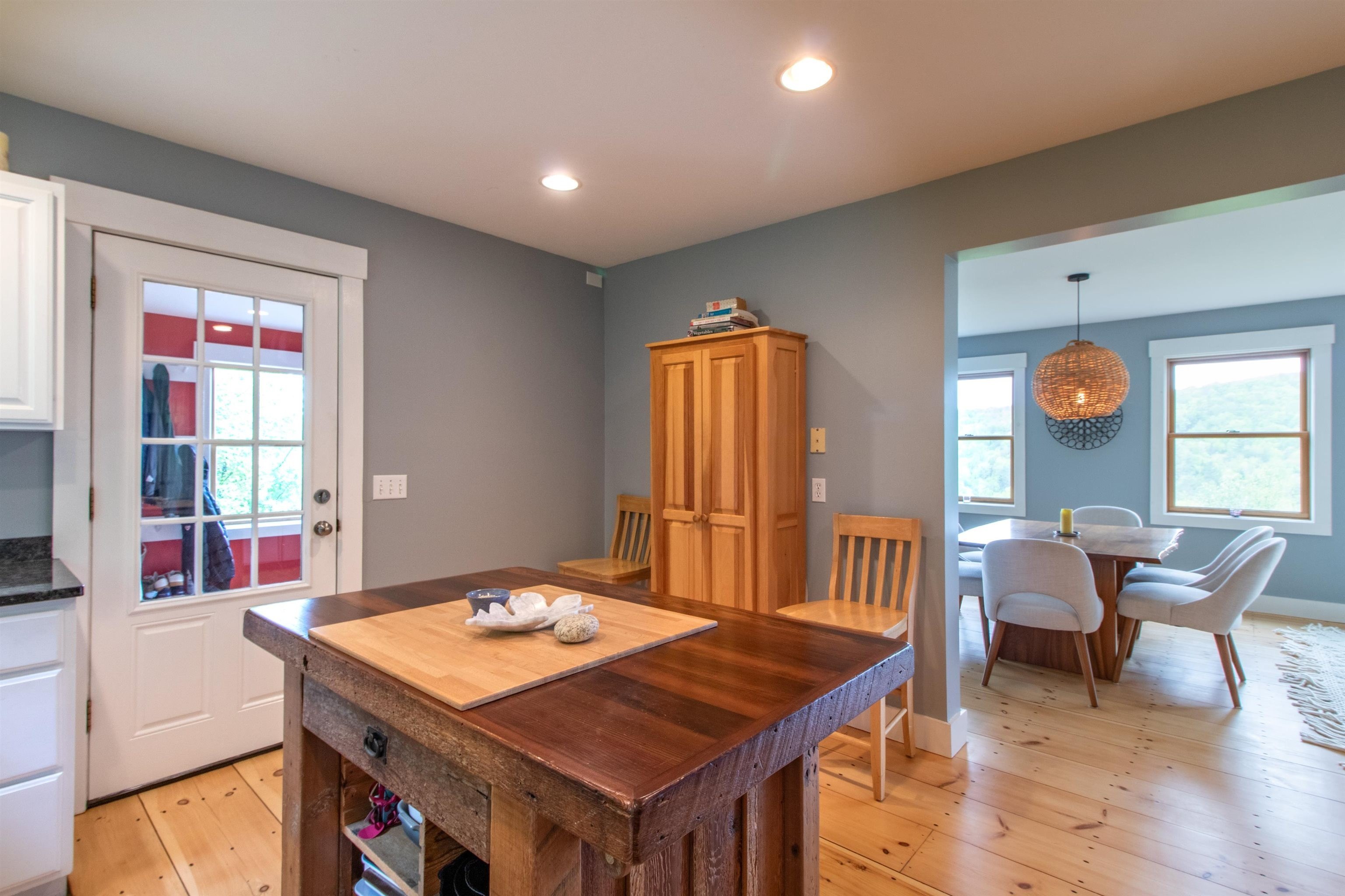 Kirby, Vermont, 05851, United States, 5 Bedrooms Bedrooms, ,3 BathroomsBathrooms,Residential,For Sale,2036584