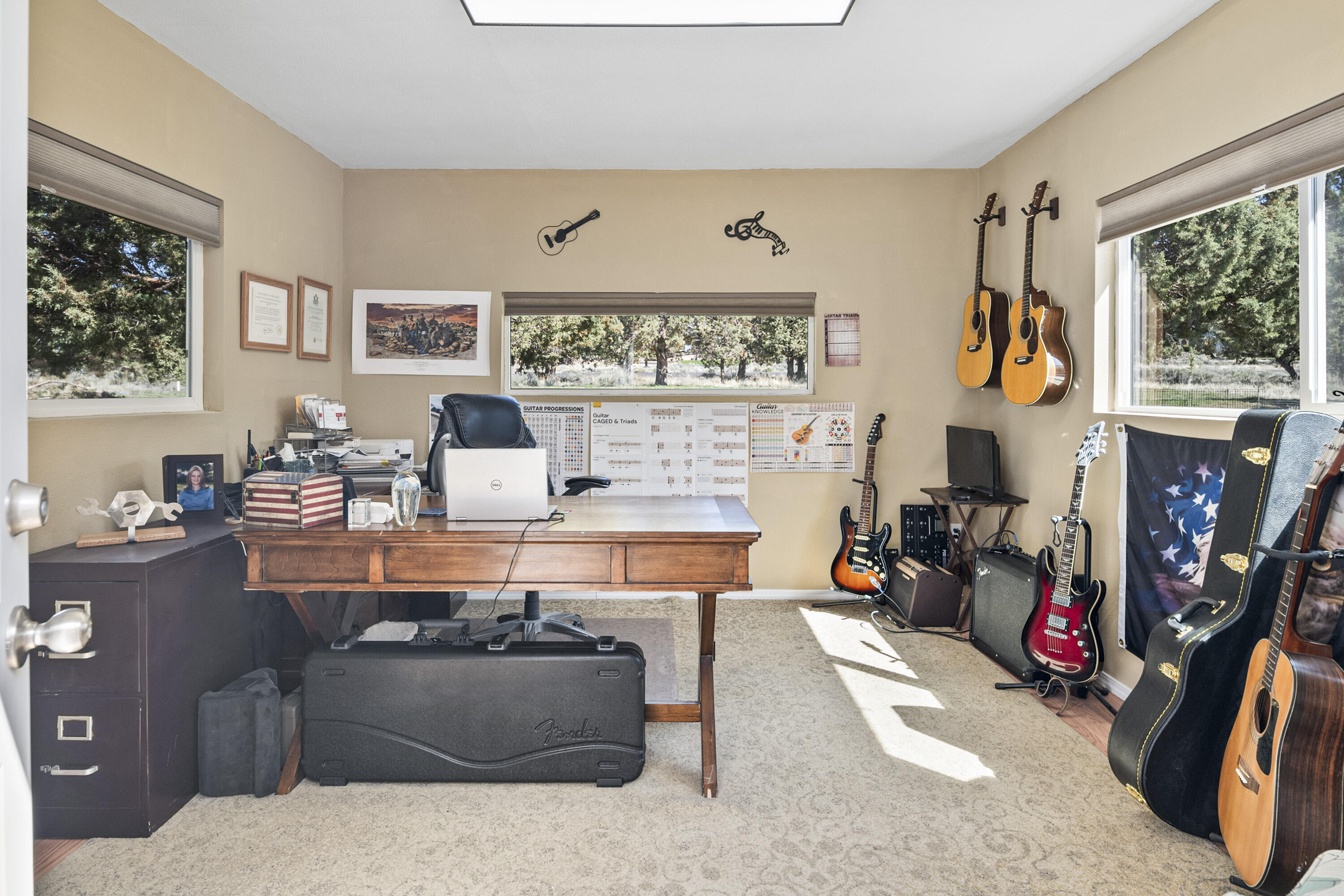 Prineville, Oregon, 97754, United States, 3 Bedrooms Bedrooms, ,2 BathroomsBathrooms,Residential,For Sale,1931921