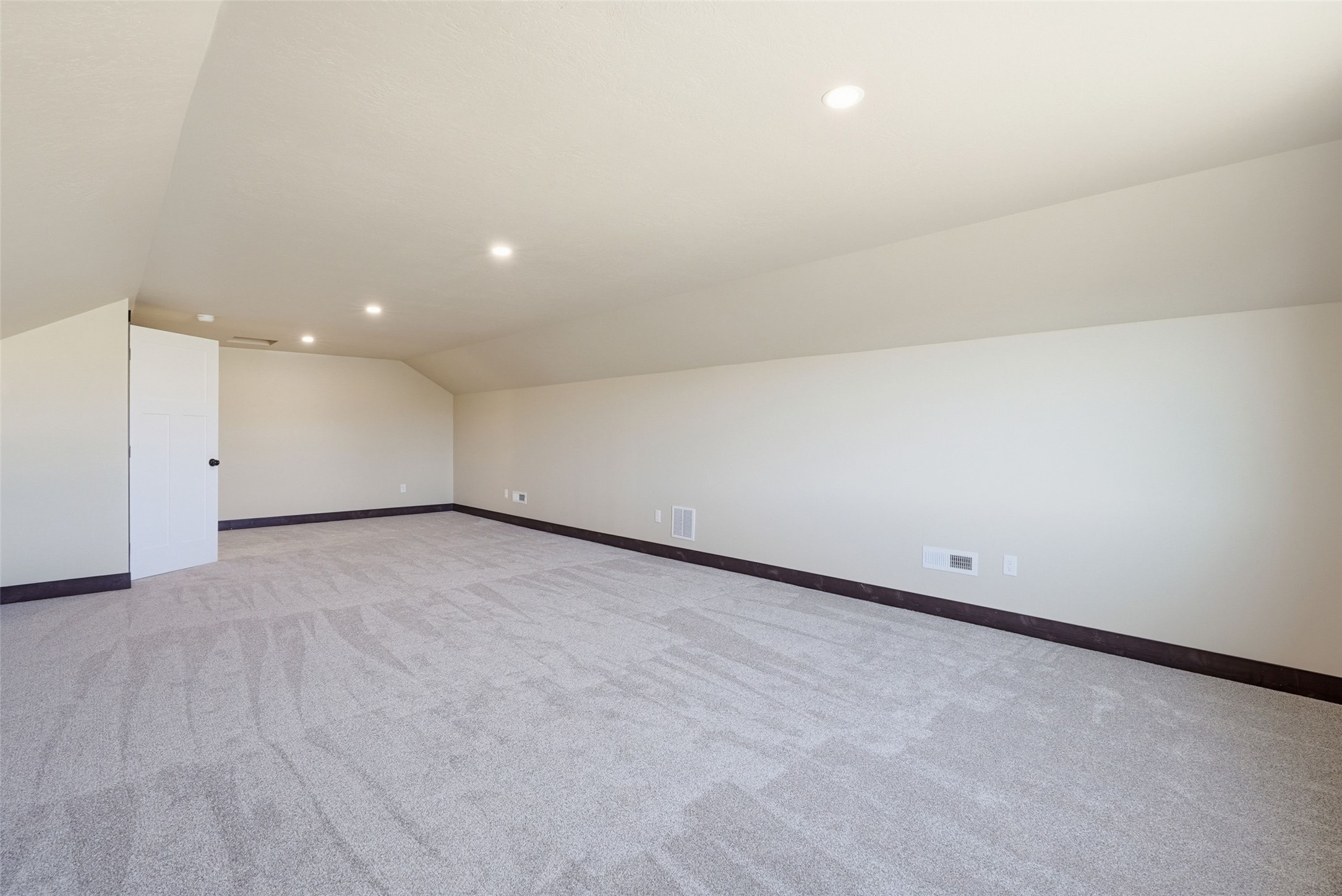  475 Ashleigh Lane - 物件實景