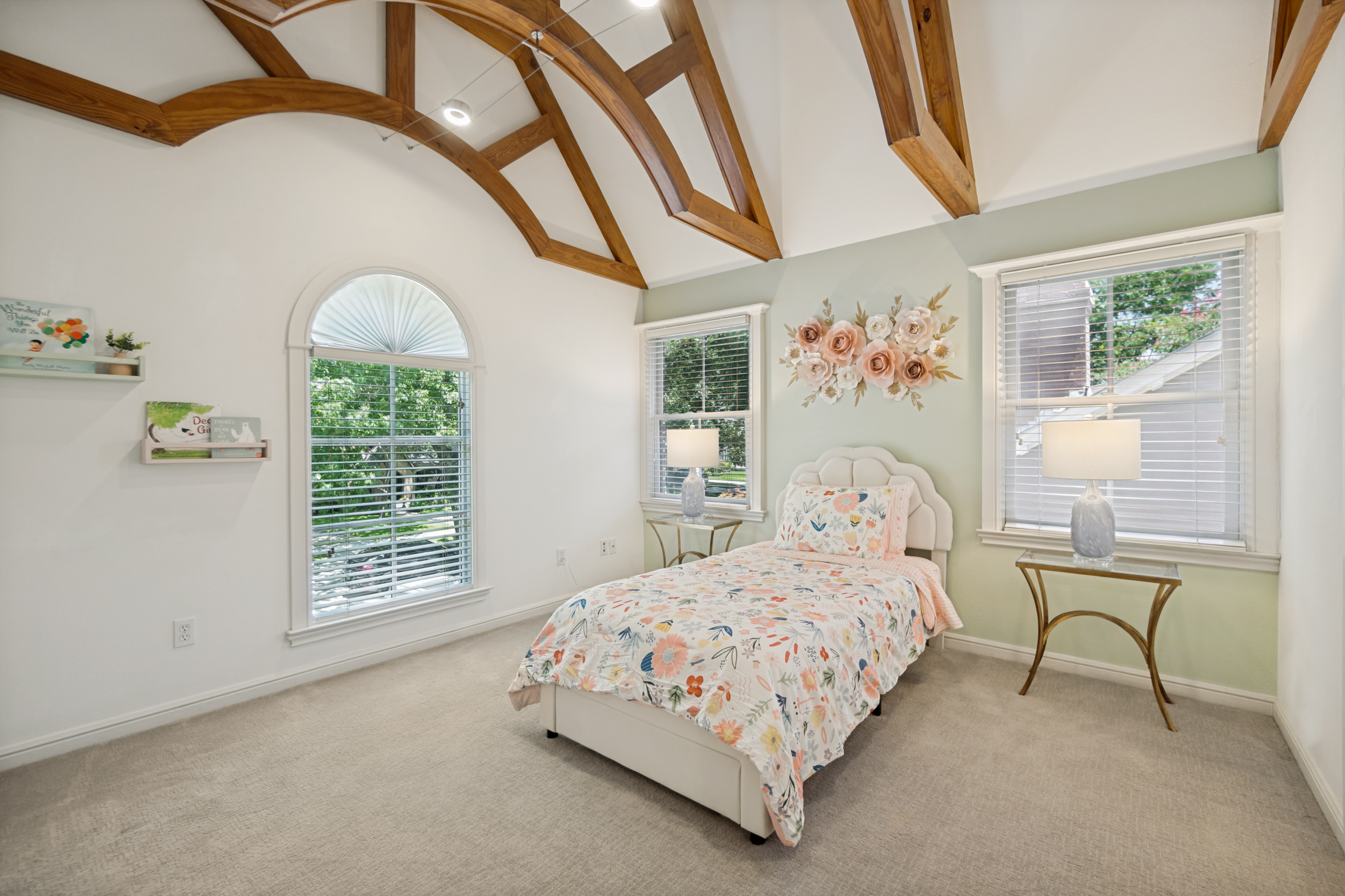  Storybook Tudor located in the Heart of the Swiss Avenue Historic District - 物件實景