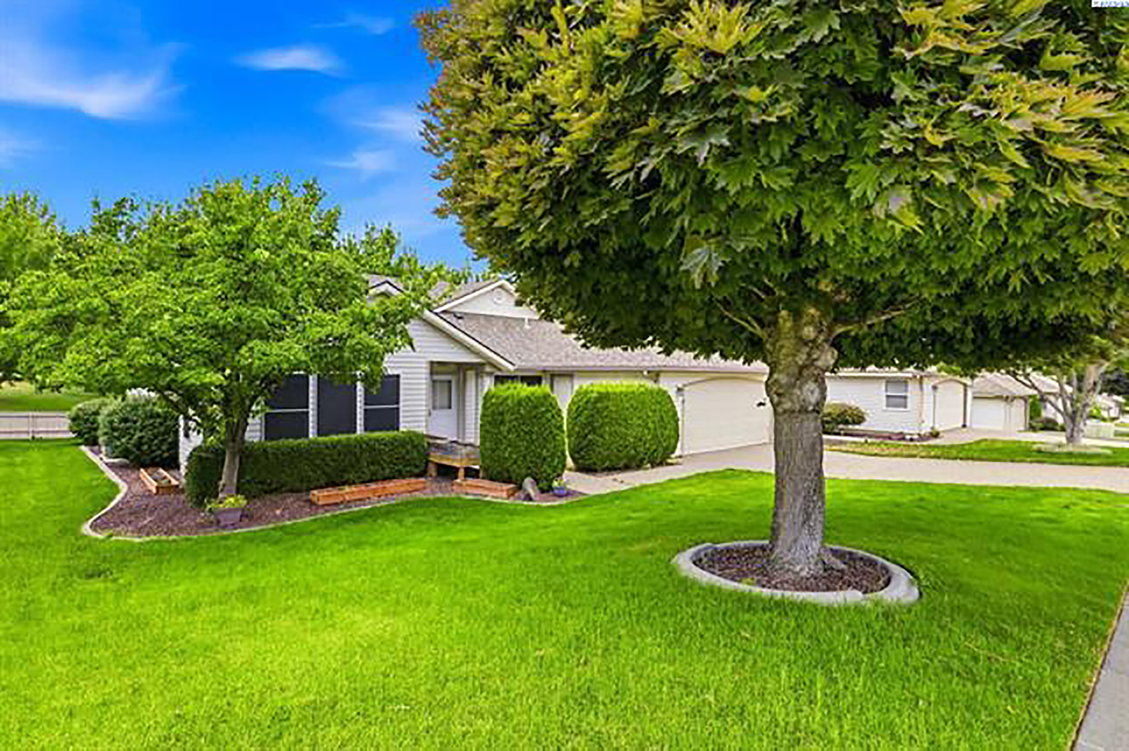  Updated home in the Village at Canyon Lakes - 物件實景