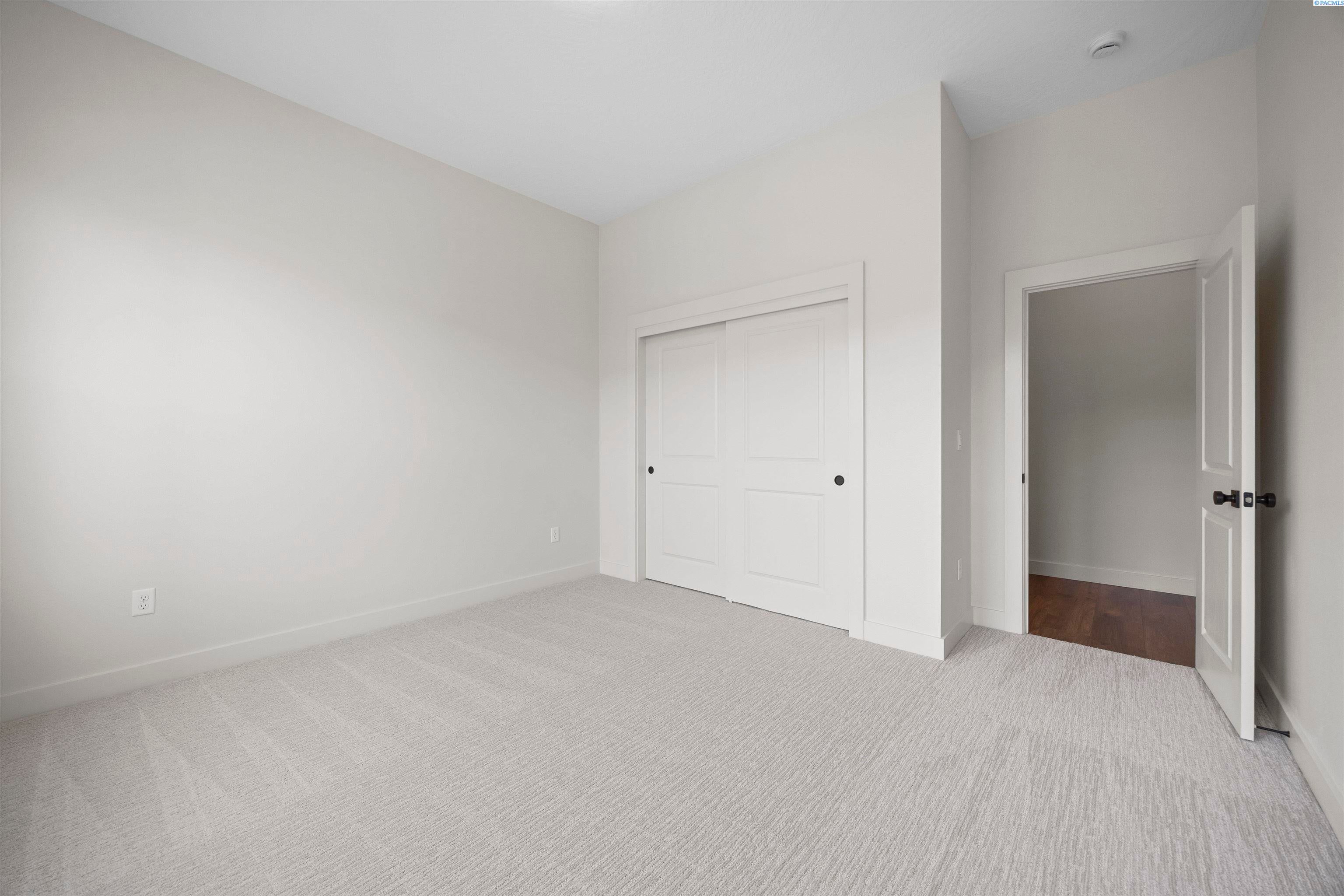 Kennewick, Washington, 99338, United States, 4 Bedrooms Bedrooms, ,4 BathroomsBathrooms,Residential,For Sale,2023232