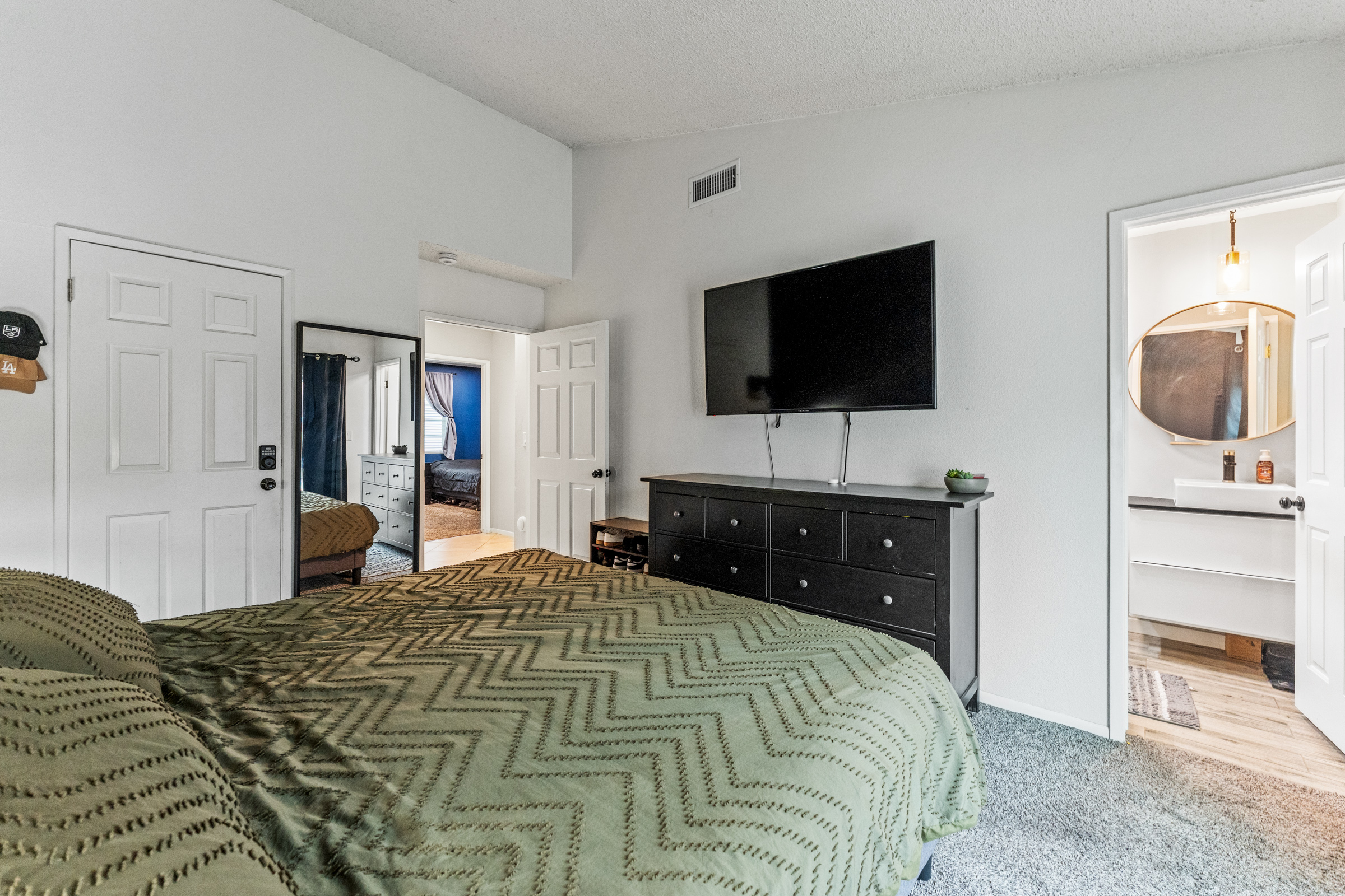 Rialto, California, 92376, United States, 4 Bedrooms Bedrooms, ,2 BathroomsBathrooms,Residential,For Sale,1994272