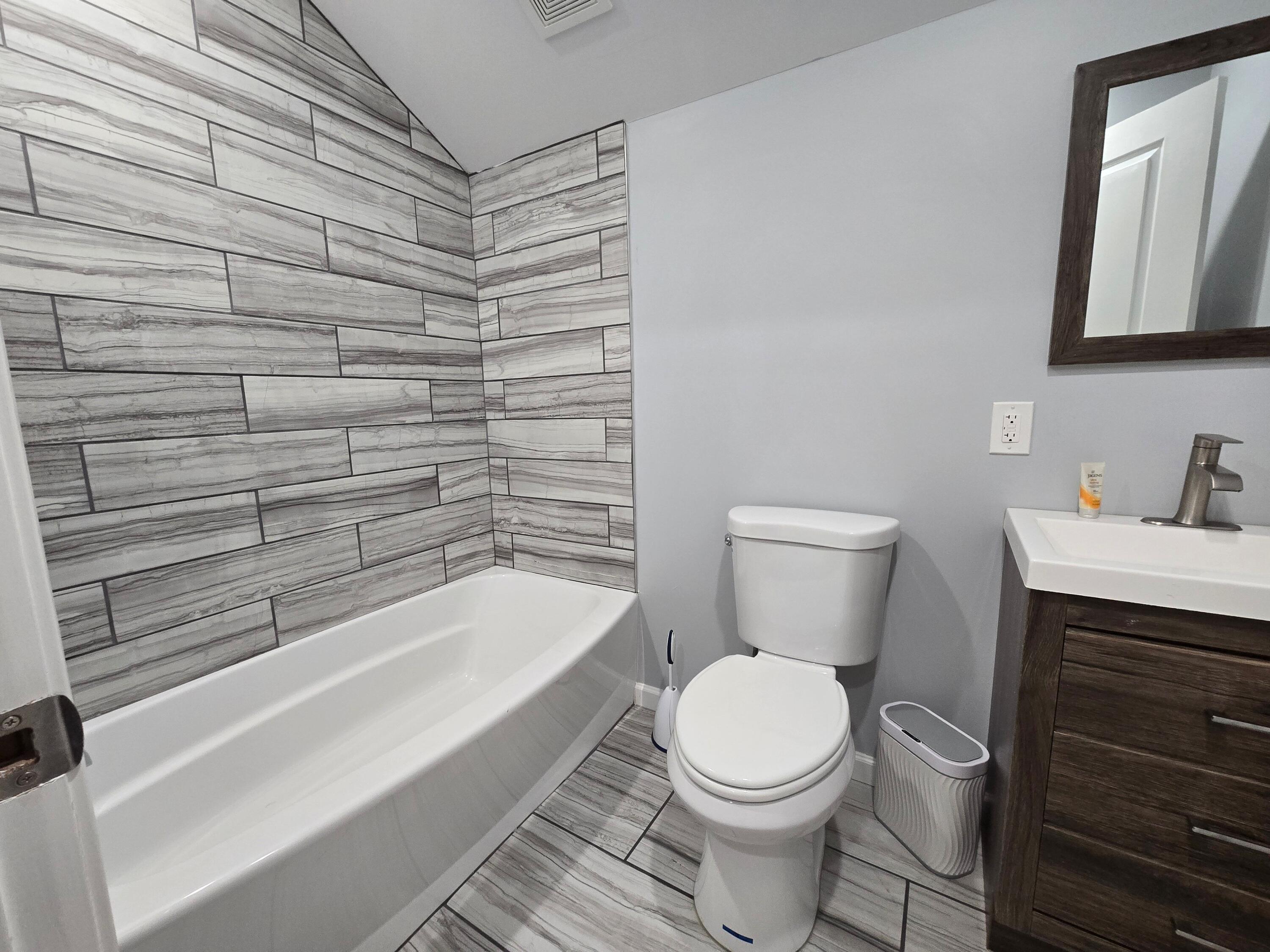 Belleville, Michigan, 48111, United States, 5 Bedrooms Bedrooms, ,5 BathroomsBathrooms,Residential,For Sale,1976520