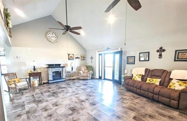 Tahlequah, Oklahoma, 74464, United States, 2 Bedrooms Bedrooms, ,2 BathroomsBathrooms,Residential,For Sale,1977801