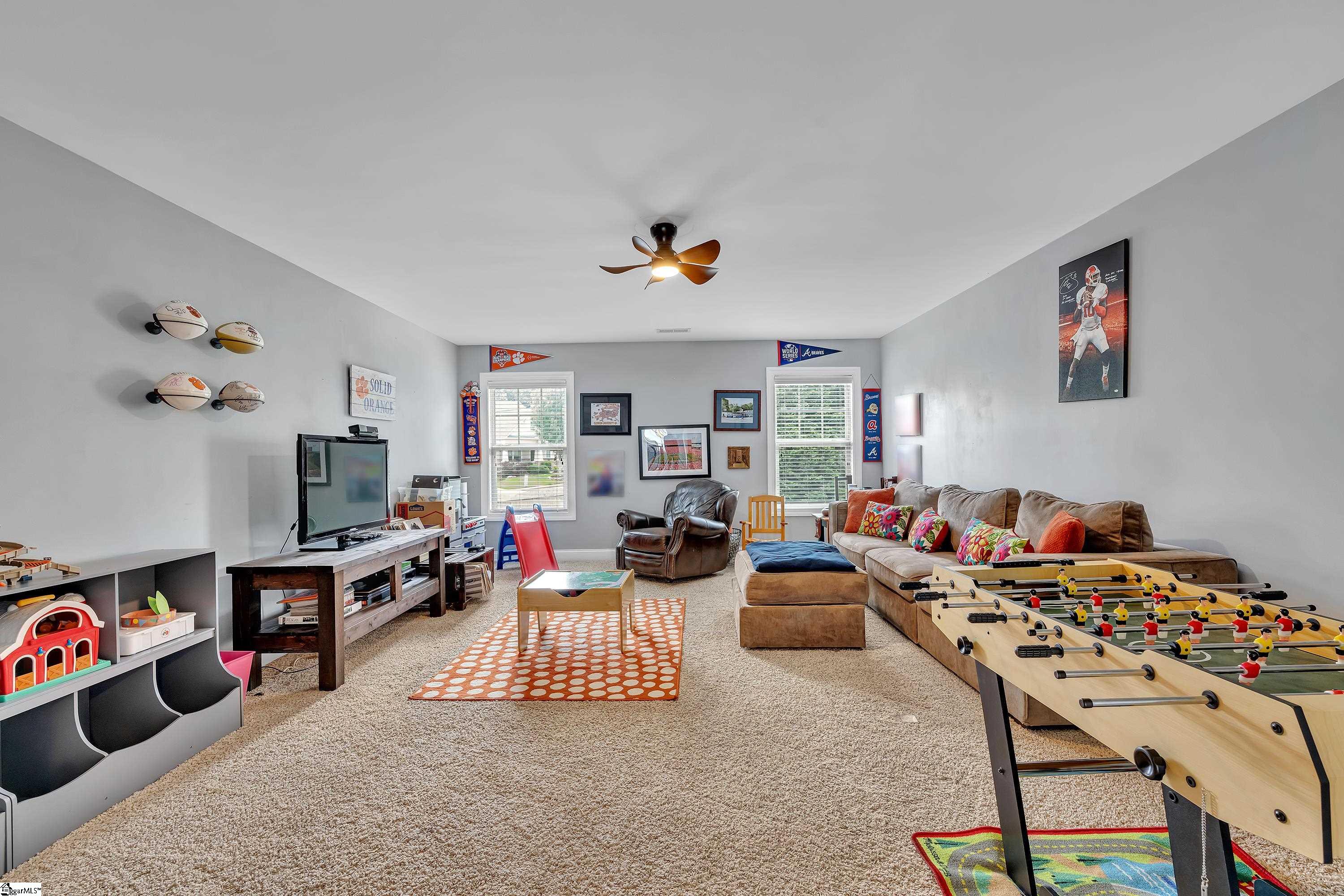 Greenville, South Carolina, 29615, United States, 5 Bedrooms Bedrooms, ,4 BathroomsBathrooms,Residential,For Sale,1827881