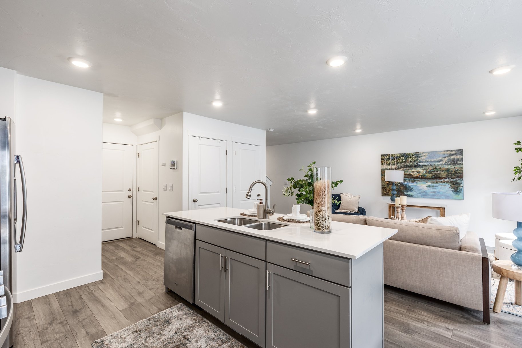  Move-In Ready  Appliances Included  Walk-In Closets in Every Bedroom - 物件實景
