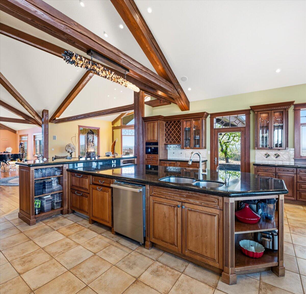 Powell Butte, Oregon, 97753, United States, 6 Bedrooms Bedrooms, ,5 BathroomsBathrooms,Residential,For Sale,2036948