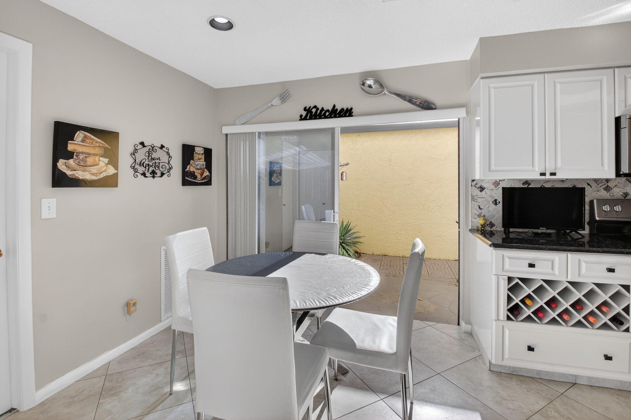 Boynton Beach, Florida, 33437, United States, 2 Bedrooms Bedrooms, ,2 BathroomsBathrooms,Residential,For Sale,2008625