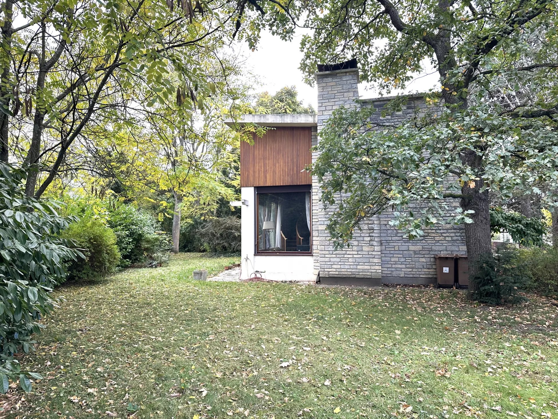 Le Vésinet, Île-de-France, 78110, FR, 4 Bedrooms Bedrooms, ,3 BathroomsBathrooms,Residential,For Sale,1994337