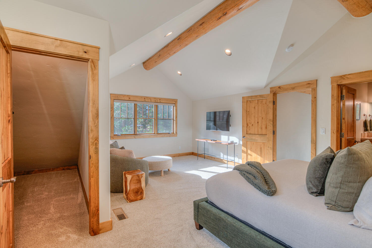 Bend, Oregon, 97707, United States, 4 Bedrooms Bedrooms, ,4 BathroomsBathrooms,Residential,For Sale,2005289