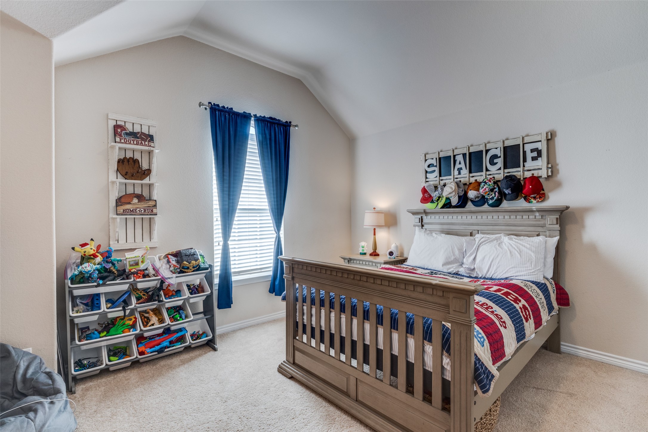 Kennedale, Texas, 76060, United States, 5 Bedrooms Bedrooms, ,4 BathroomsBathrooms,Residential,For Sale,1926987