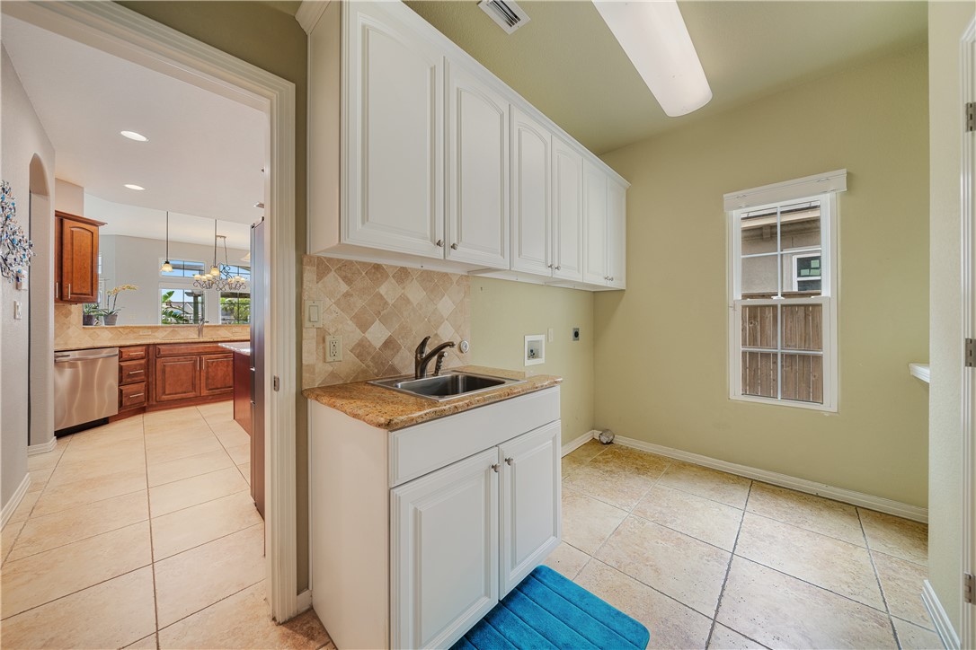 Corpus Christi, Texas, 78418, United States, 4 Bedrooms Bedrooms, ,4 BathroomsBathrooms,Residential,For Sale,1917782