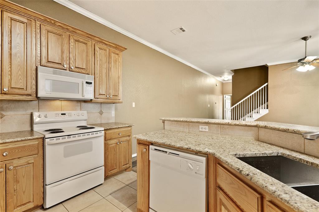 Fort Worth, Texas, 76110, United States, 6 Bedrooms Bedrooms, ,4 BathroomsBathrooms,Residential,For Sale,1837123