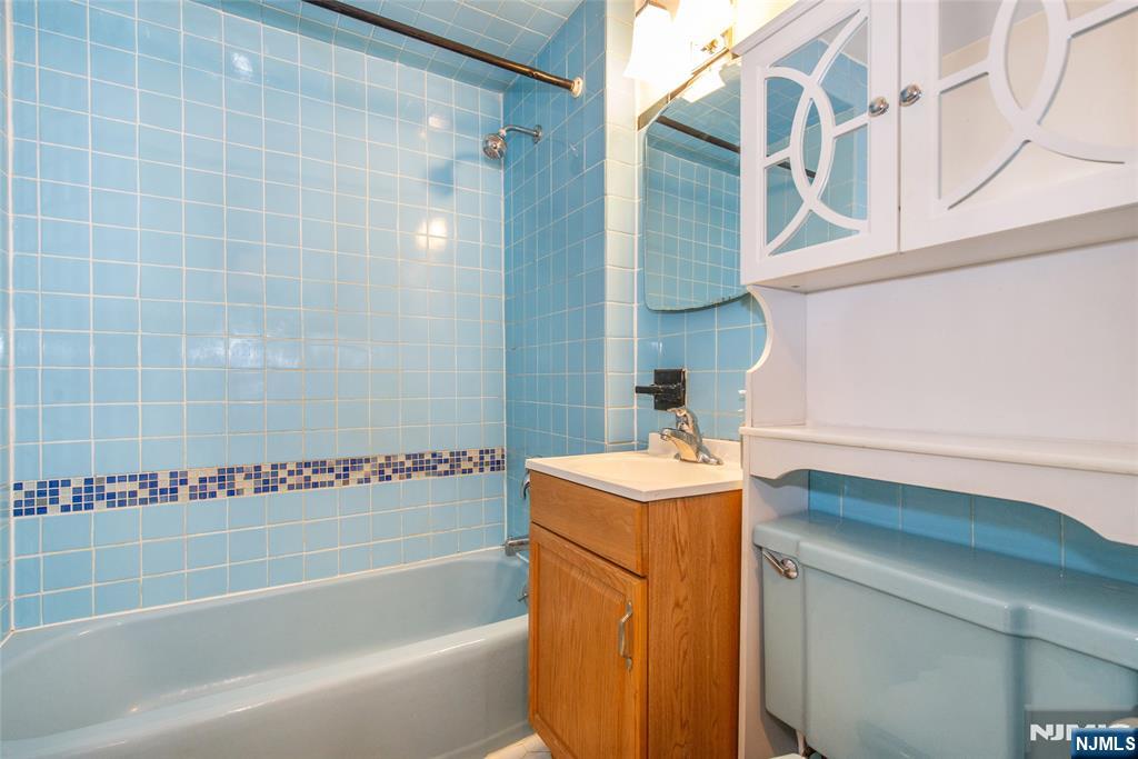 Clifton, New Jersey, 07014, United States, 5 Bedrooms Bedrooms, ,3 BathroomsBathrooms,Residential,For Sale,2000978