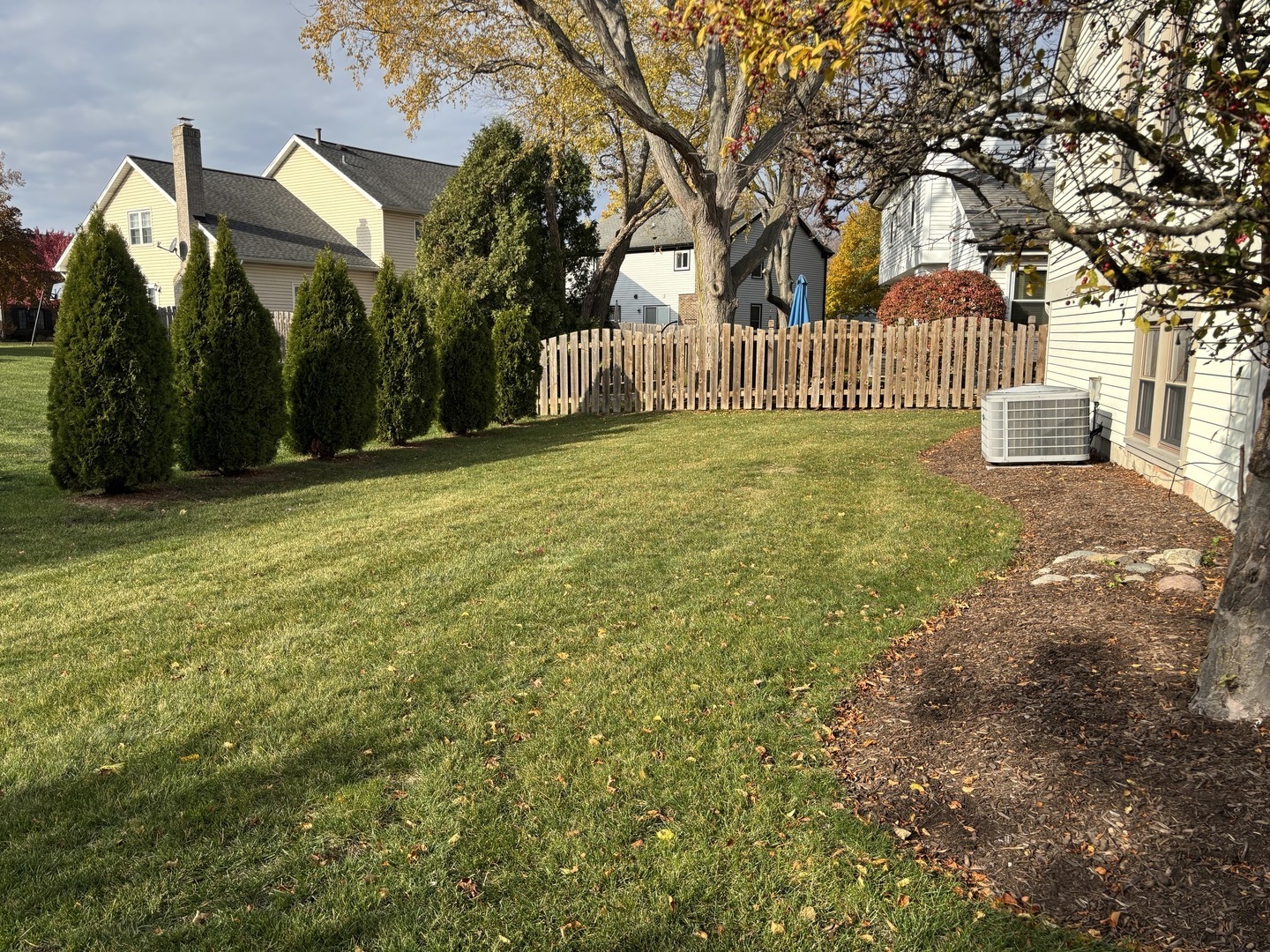 Hoffman Estates, Illinois, 60010, United States, 5 Bedrooms Bedrooms, ,3 BathroomsBathrooms,Residential,For Sale,1989423