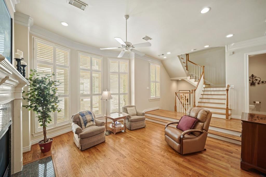 Houston, Texas, 77025, United States, 3 Bedrooms Bedrooms, ,4 BathroomsBathrooms,Residential,For Sale,1874785