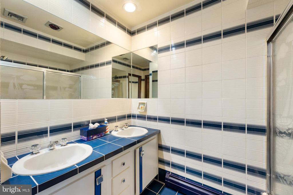 Hightstown, New Jersey, 08520, United States, 5 Bedrooms Bedrooms, ,4 BathroomsBathrooms,Residential,For Sale,1905744