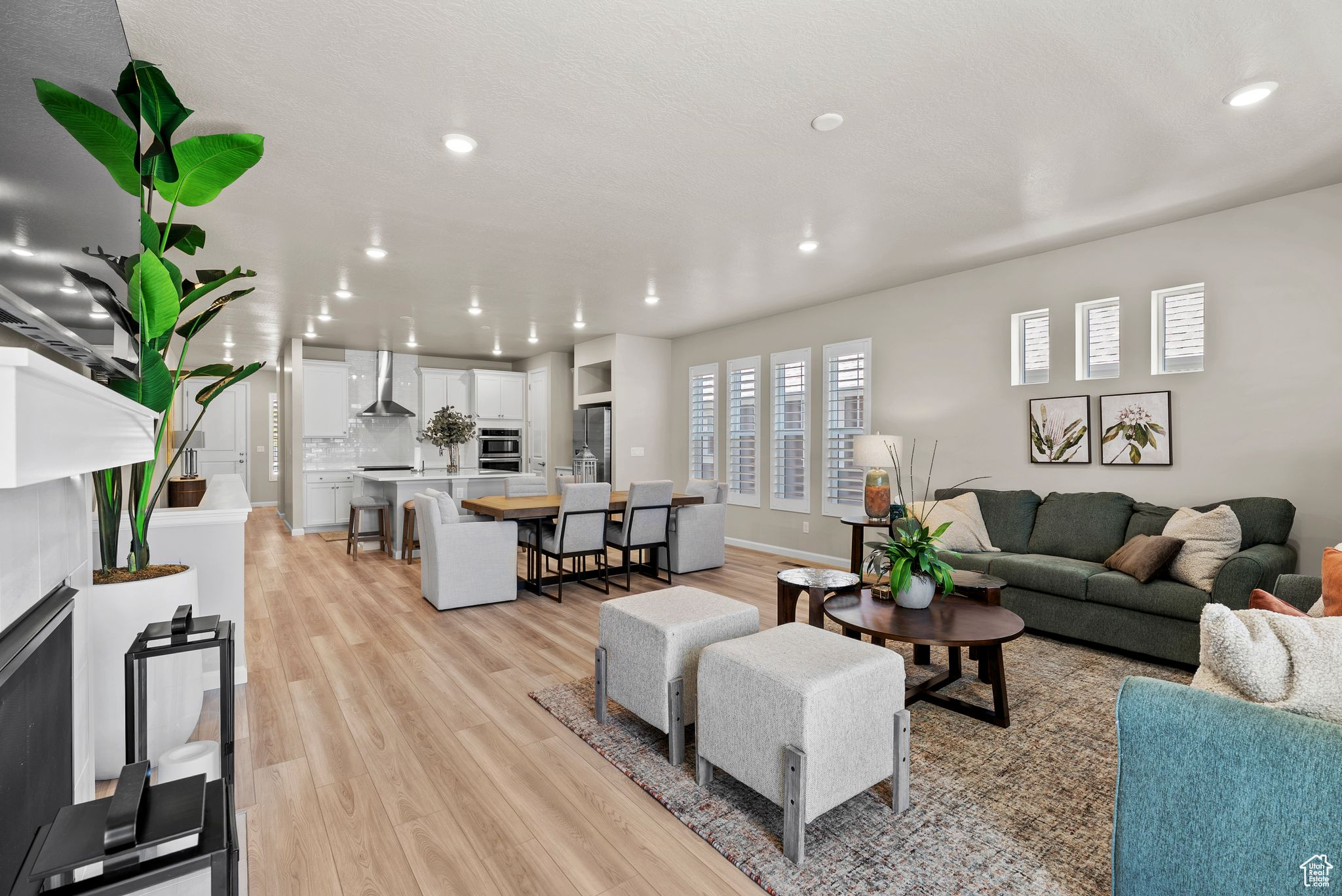South Jordan, Utah, 84009, United States, 2 Bedrooms Bedrooms, ,3 BathroomsBathrooms,Residential,For Sale,1903673