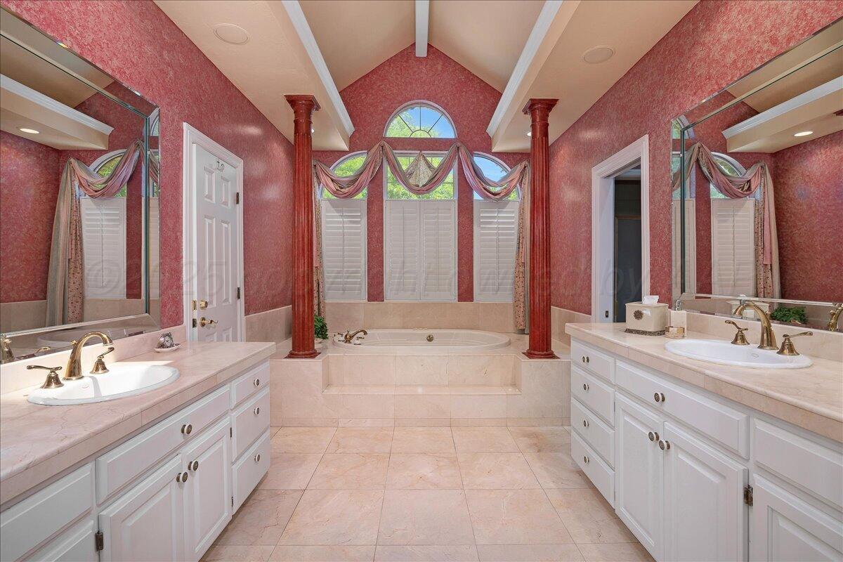 Amarillo, Texas, 79121, United States, 5 Bedrooms Bedrooms, ,4 BathroomsBathrooms,Residential,For Sale,1821346