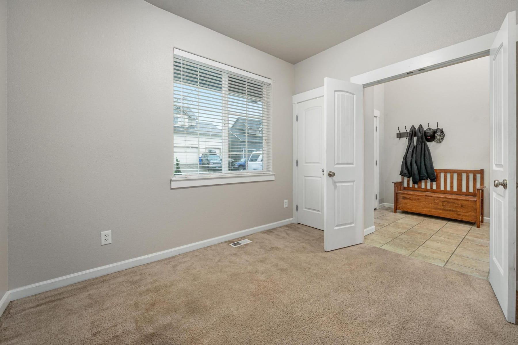  2037 SE CENTURION WAY Gresham, OR 97080 - 物件實景