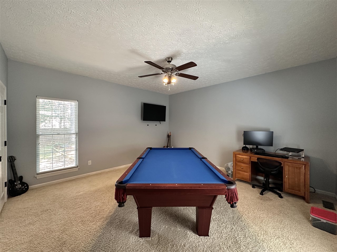 Bowling Green, Kentucky, 42104, United States, 5 Bedrooms Bedrooms, ,3 BathroomsBathrooms,Residential,For Sale,1907465