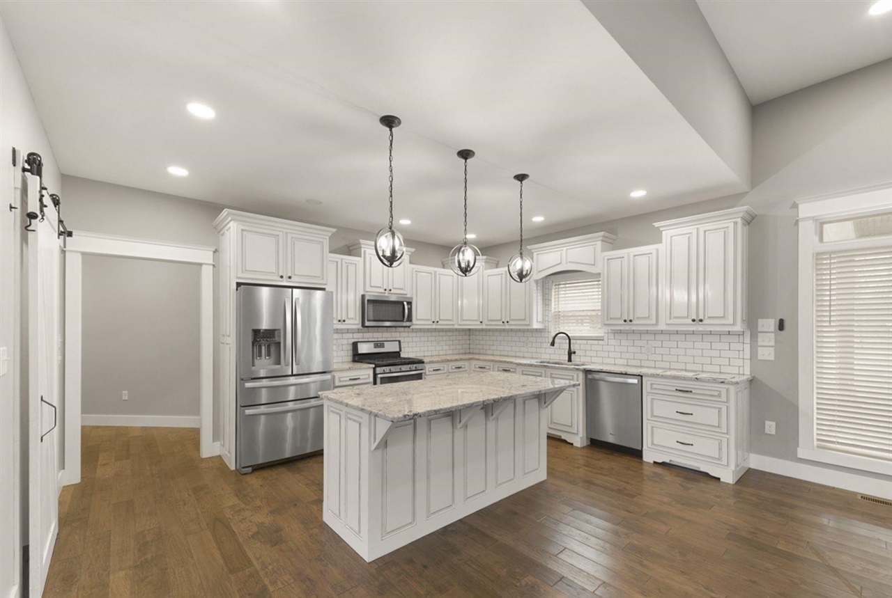 Smiths Grove, Kentucky, 42171, United States, 4 Bedrooms Bedrooms, ,3 BathroomsBathrooms,Residential,For Sale,1901805