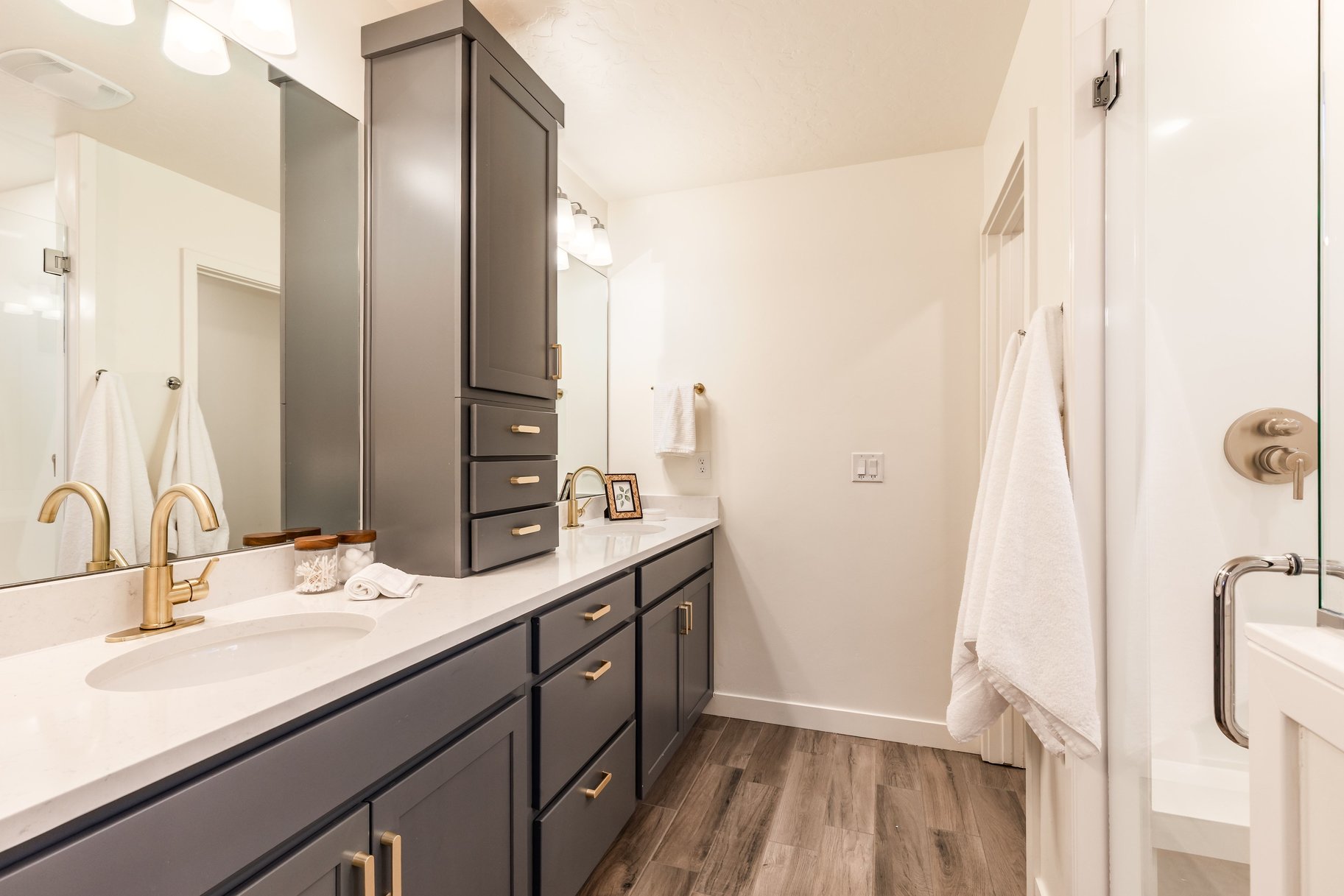  Fresh, Bright & Beautiful 2-Story Home - 物件實景