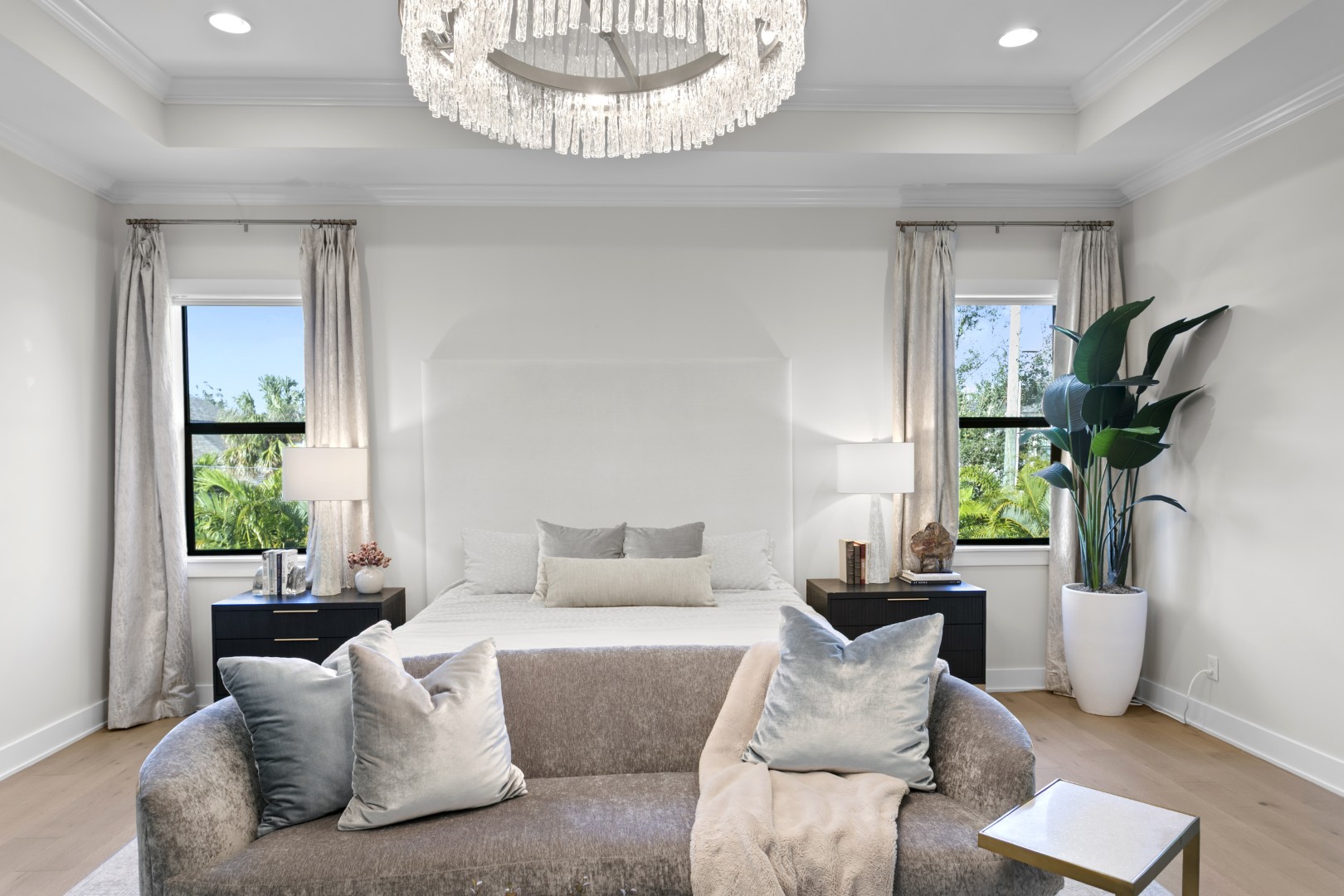 Tampa, Florida, 33609, United States, 5 Bedrooms Bedrooms, ,5 BathroomsBathrooms,Residential,For Sale,2008551