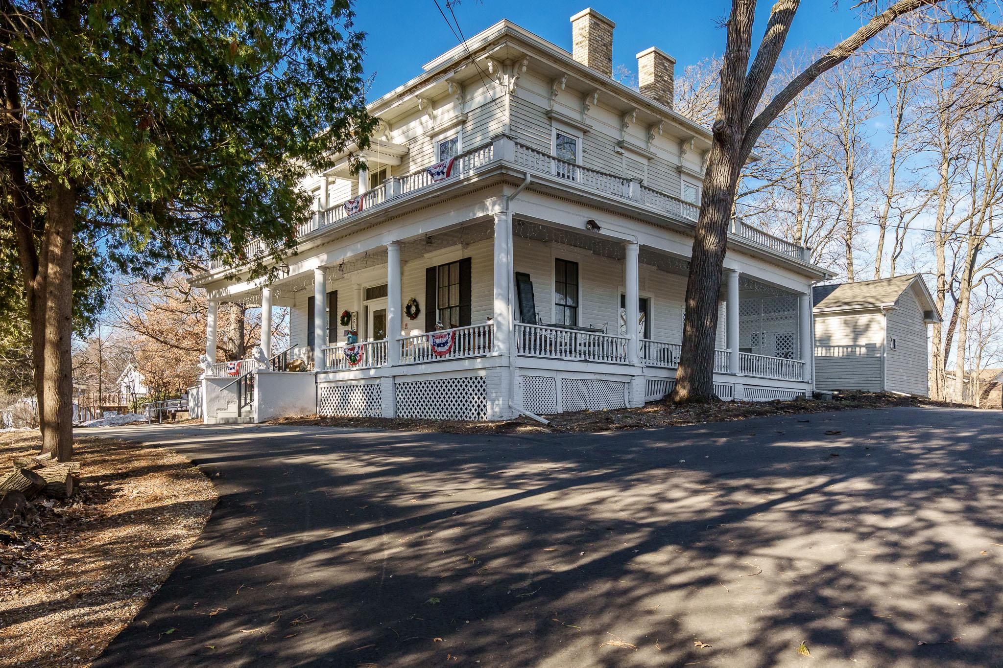 Janesville, Wisconsin, 53548, United States, 6 Bedrooms Bedrooms, ,7 BathroomsBathrooms,Residential,For Sale,2010389