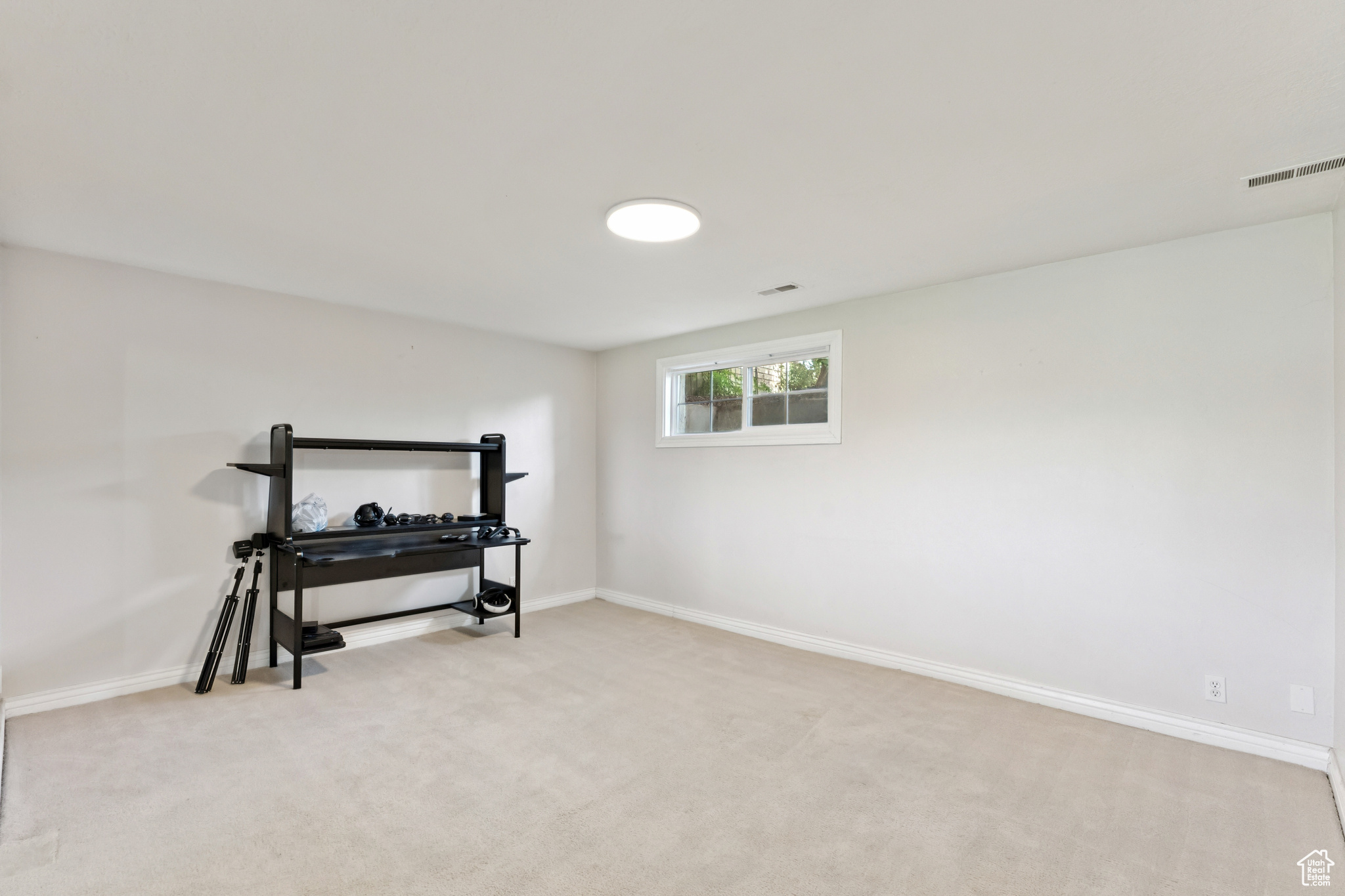 Draper, Utah, 84020, United States, 6 Bedrooms Bedrooms, ,4 BathroomsBathrooms,Residential,For Sale,1848551