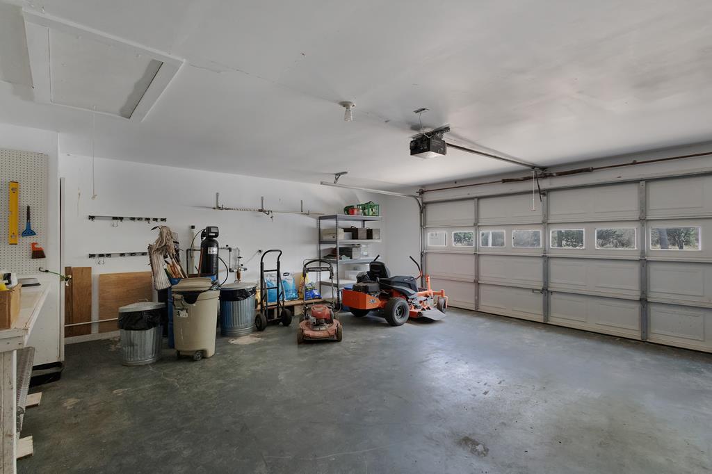 Llano, Texas, 78643, United States, 3 Bedrooms Bedrooms, ,2 BathroomsBathrooms,Residential,For Sale,1869749