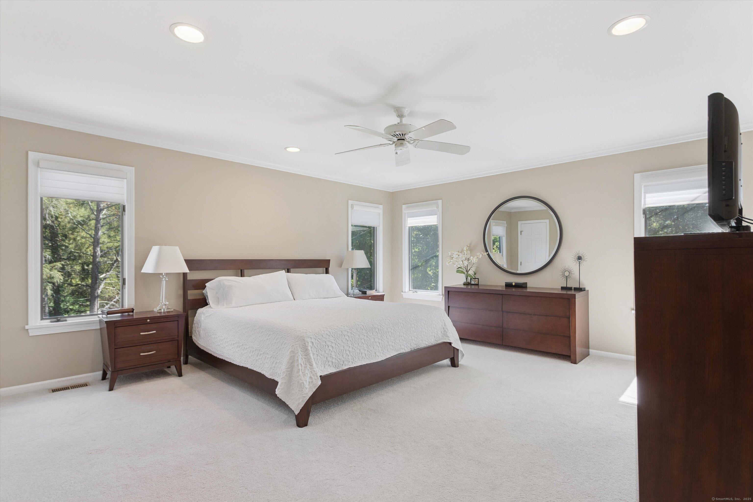 Stamford, Connecticut, 06903, United States, 5 Bedrooms Bedrooms, ,5 BathroomsBathrooms,Residential,For Sale,1976507