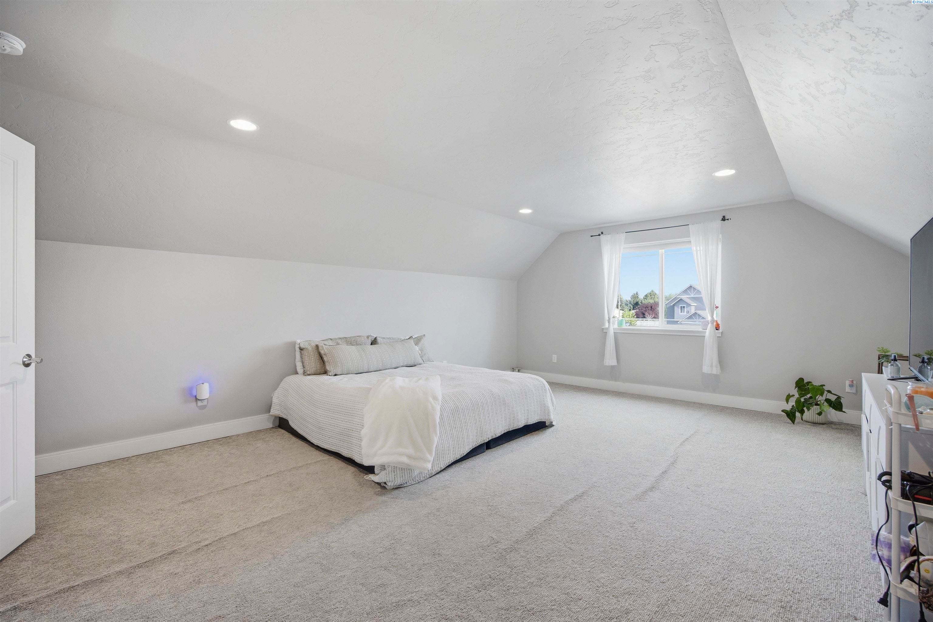 Pasco, Washington, 99301, United States, 4 Bedrooms Bedrooms, ,2 BathroomsBathrooms,Residential,For Sale,2036931