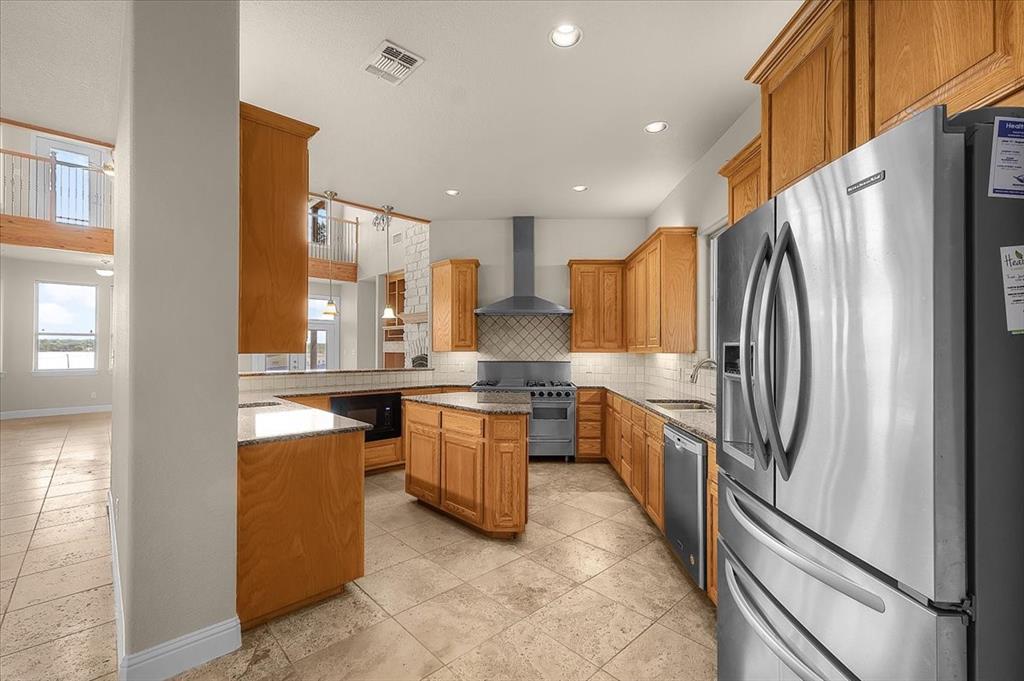 Weatherford, Texas, 76087, United States, 4 Bedrooms Bedrooms, ,4 BathroomsBathrooms,Residential,For Sale,2040291