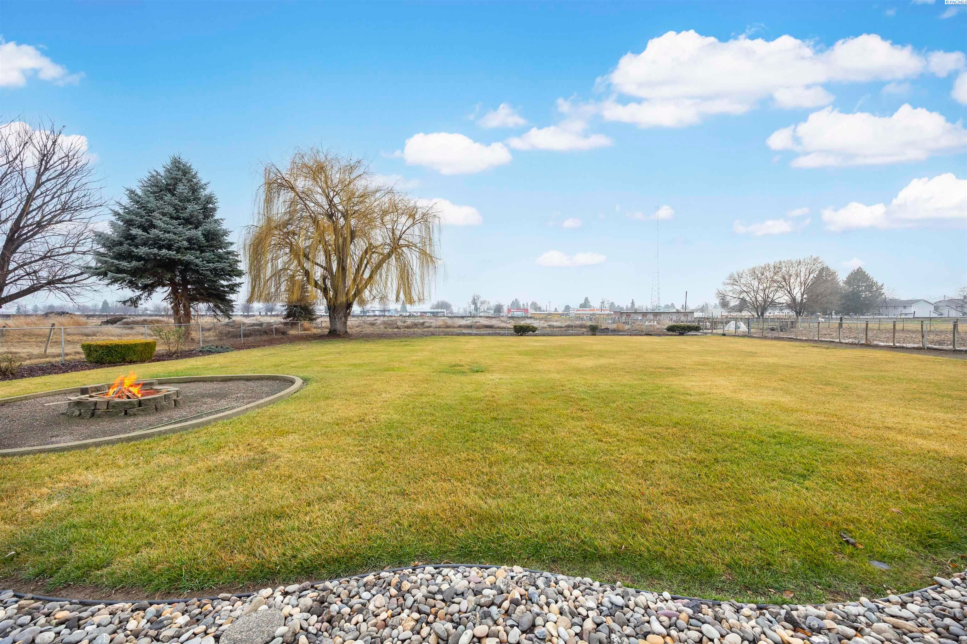 Grandview, Washington, 98930, United States, 4 Bedrooms Bedrooms, ,3 BathroomsBathrooms,Residential,For Sale,2007847