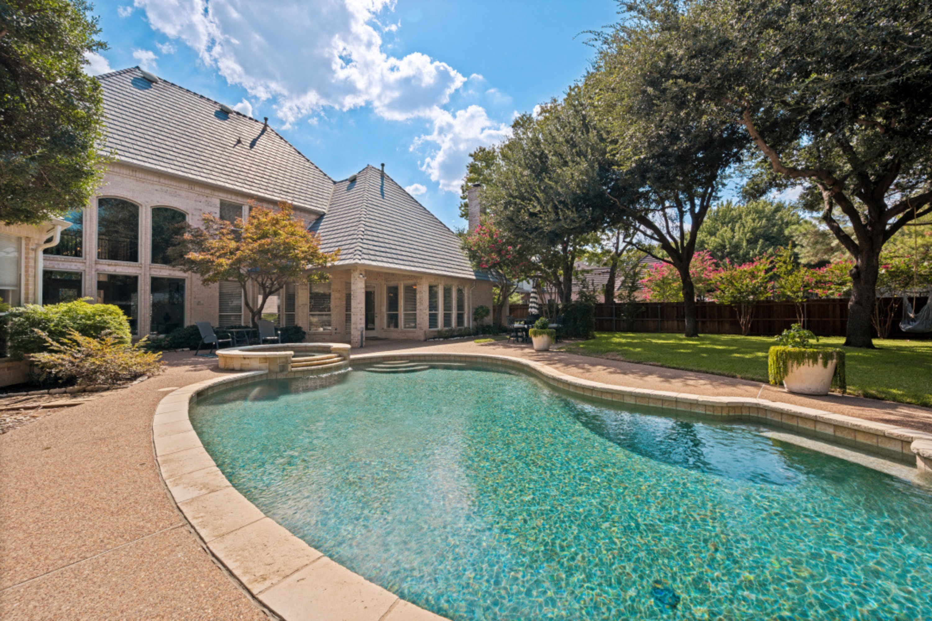  Beautiful Estate Home Located in Lakes of Somerset in Colleyville - 物件實景